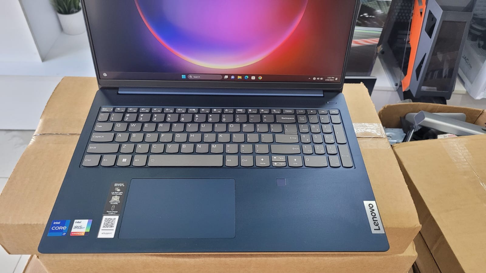 computadoras y laptops - Laptop Lenovo SLIM IdeaPad 3, i5 13va, 15.6 PLG, 16GB, 512 SSD TOUCH 0