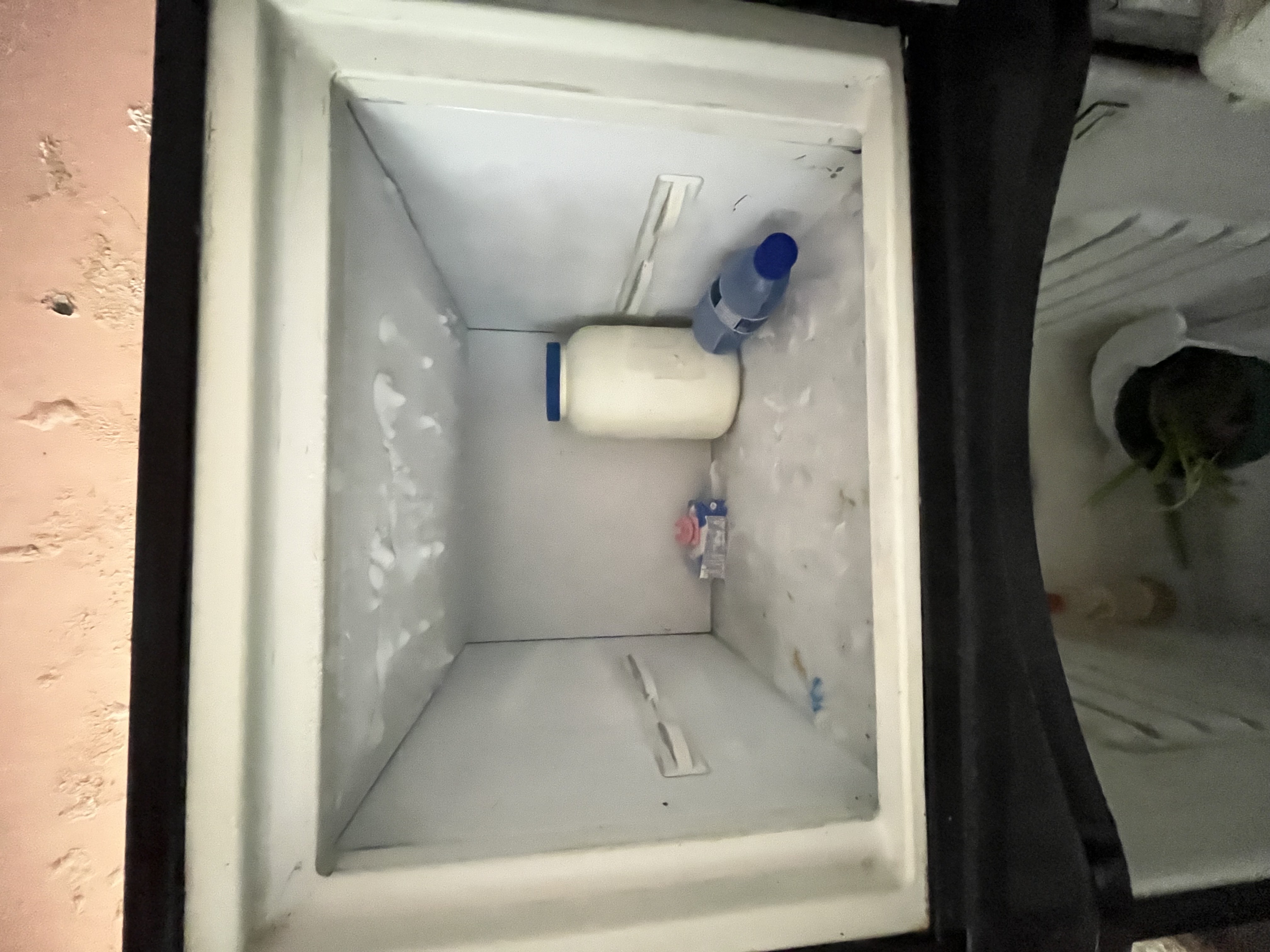 electrodomesticos - Nevera Cetron – Funcional y con Potencial para Modernizar 2