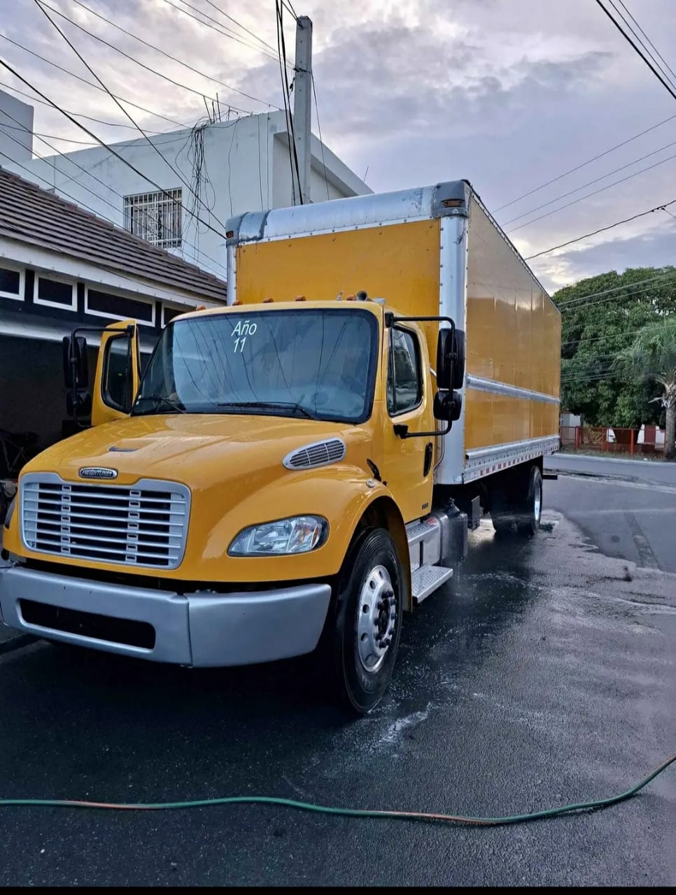 camiones y vehiculos pesados - camion Freighliner M2 106 medium Duty 0