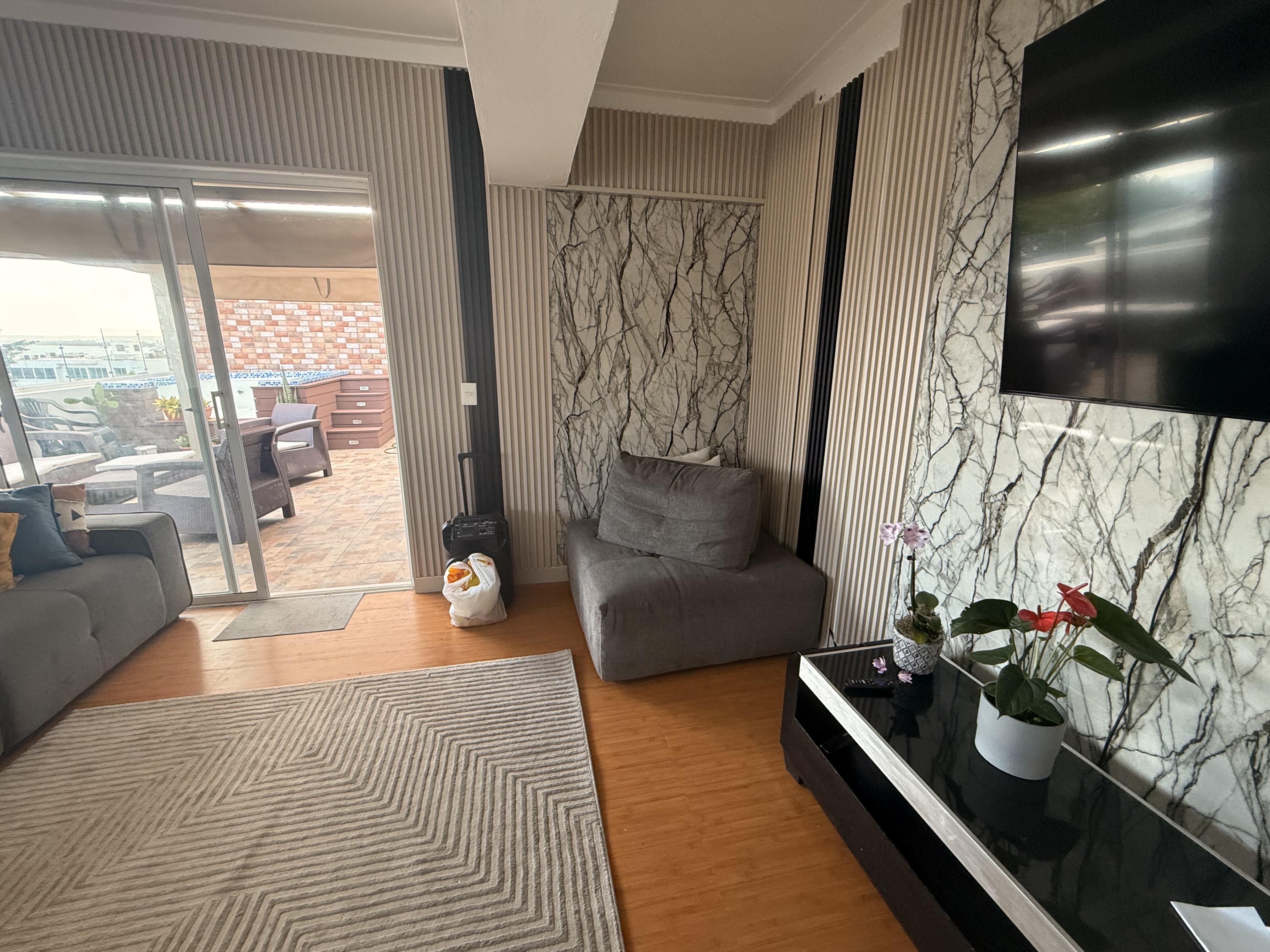 muebles y colchones - vendo en 65 mil por falta de espacio, comprados en 164 mil pesos, 2