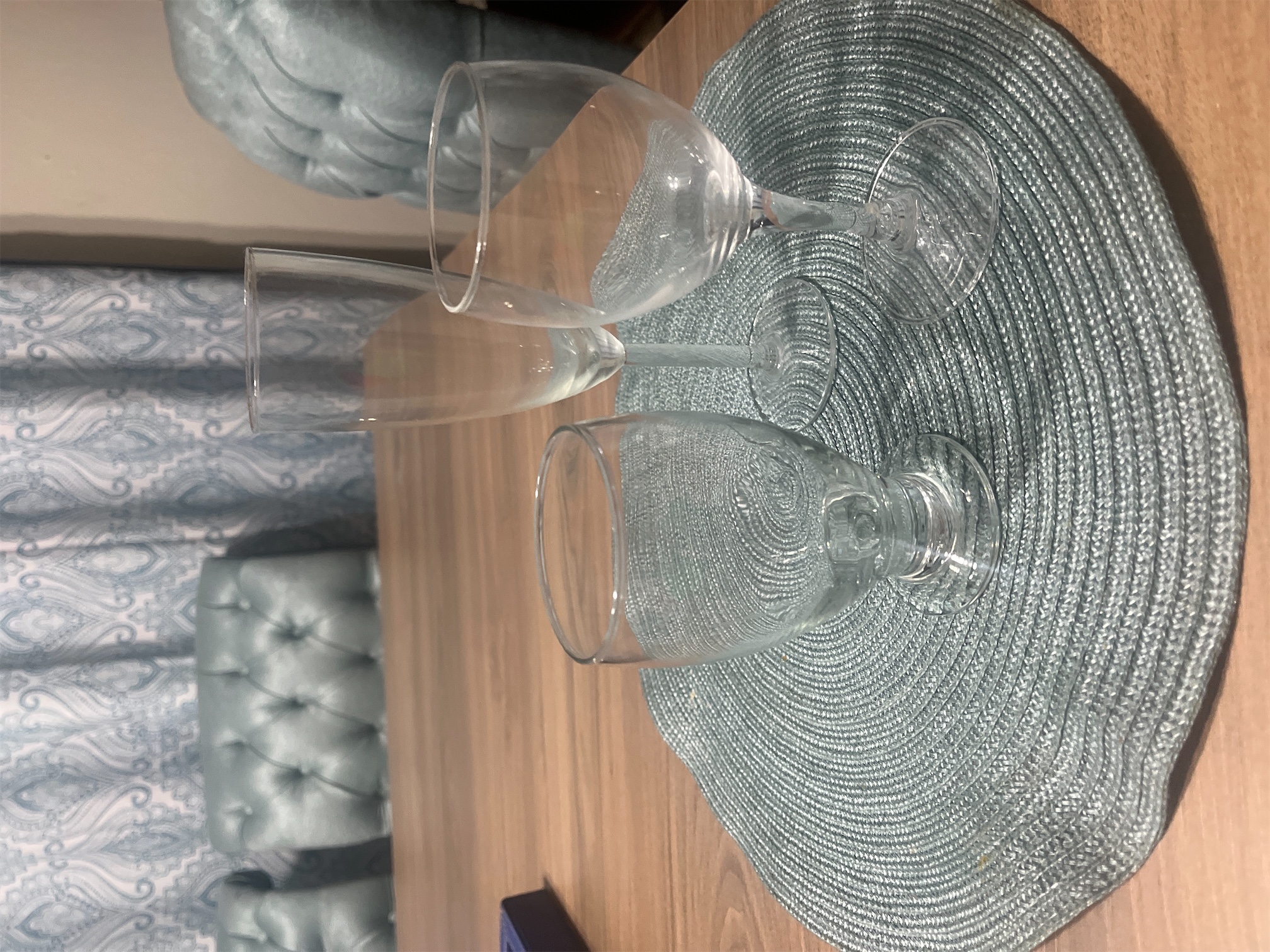 negocios en venta - Vende cristalería para eventos , silla , mesas , copas , platos 2