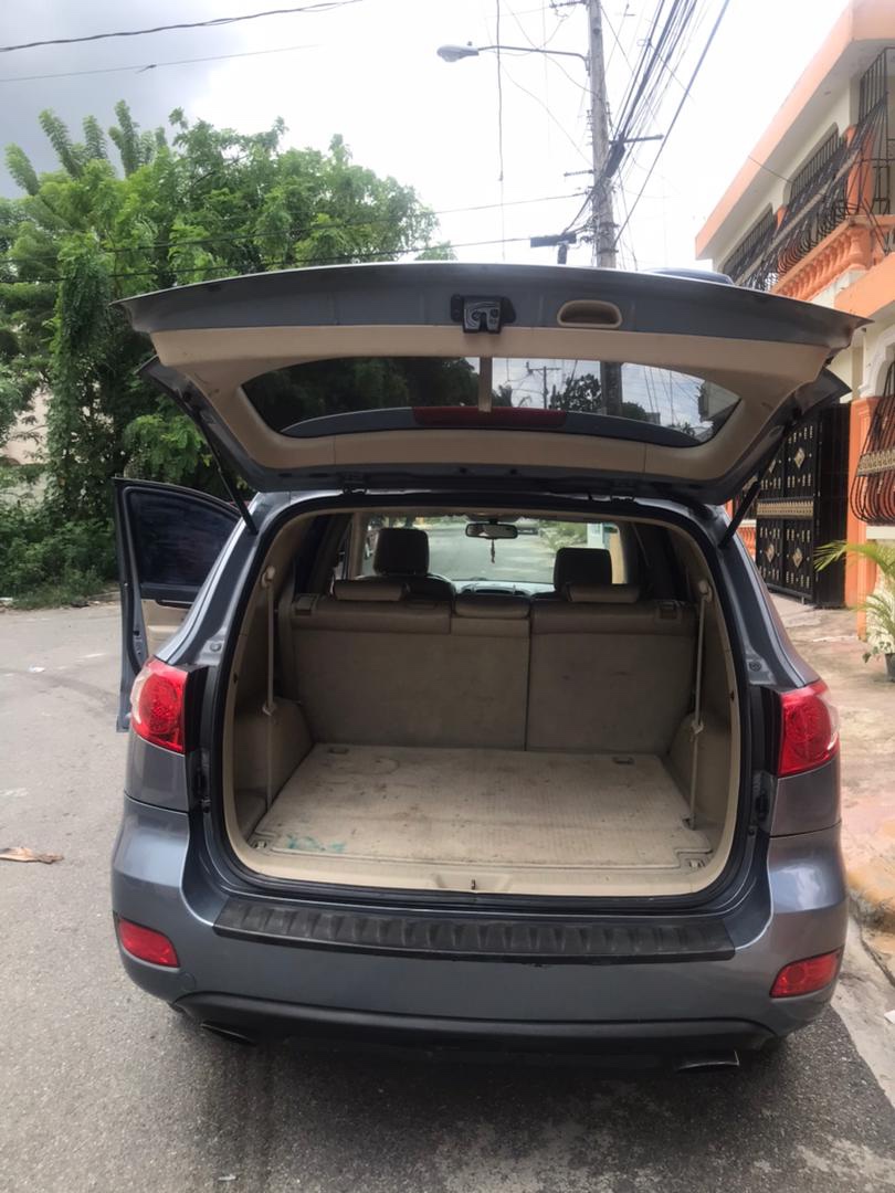jeepetas y camionetas - Hyundai Santa Fe 2.7 2007 Diesel TRES FILAS DE ASIENTOS - negociable. 5