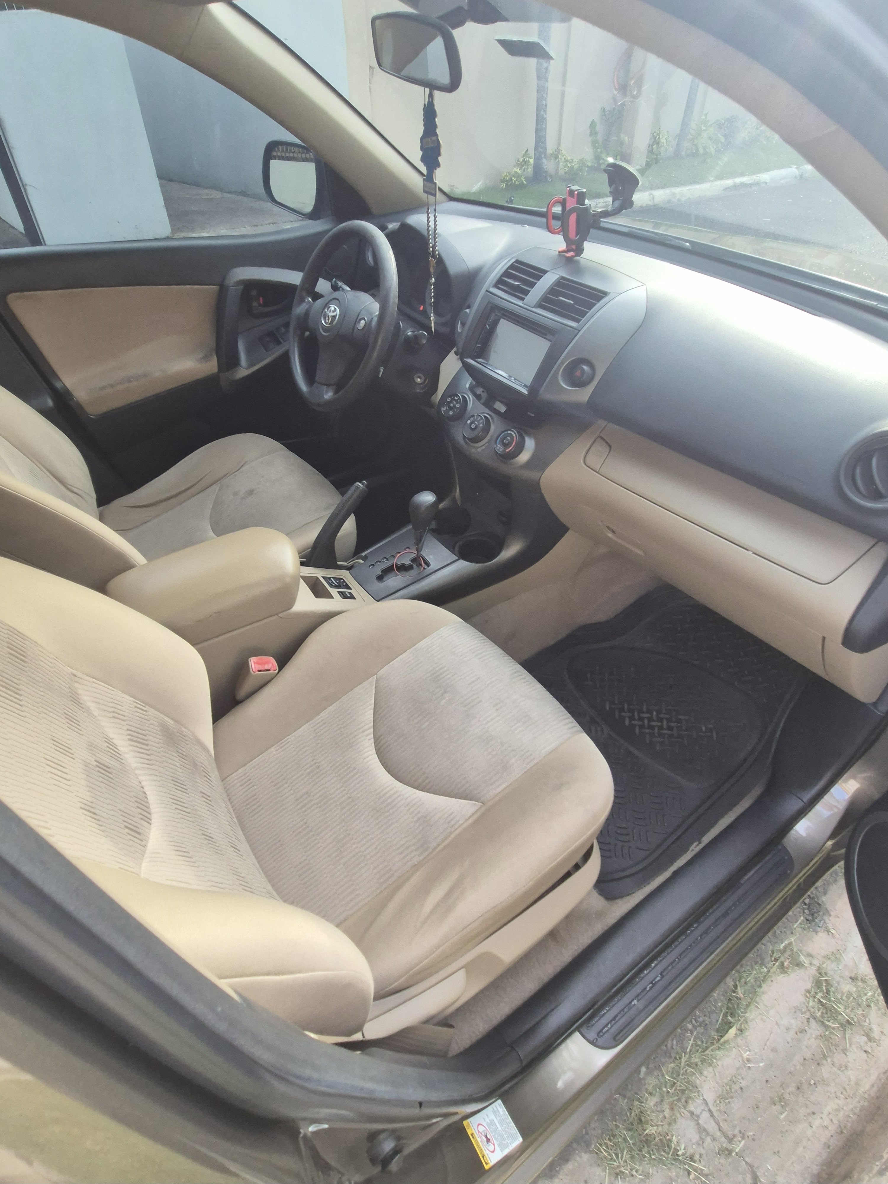 jeepetas y camionetas - VENDO TOYOTA RAV4 4