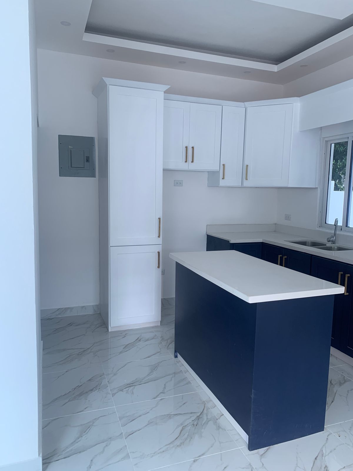 casas - 🏡 Casa Nueva de 2 Niveles en El Doral – Lista  6