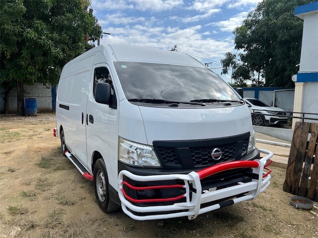 otros vehiculos - Nissan urban 2017 9
