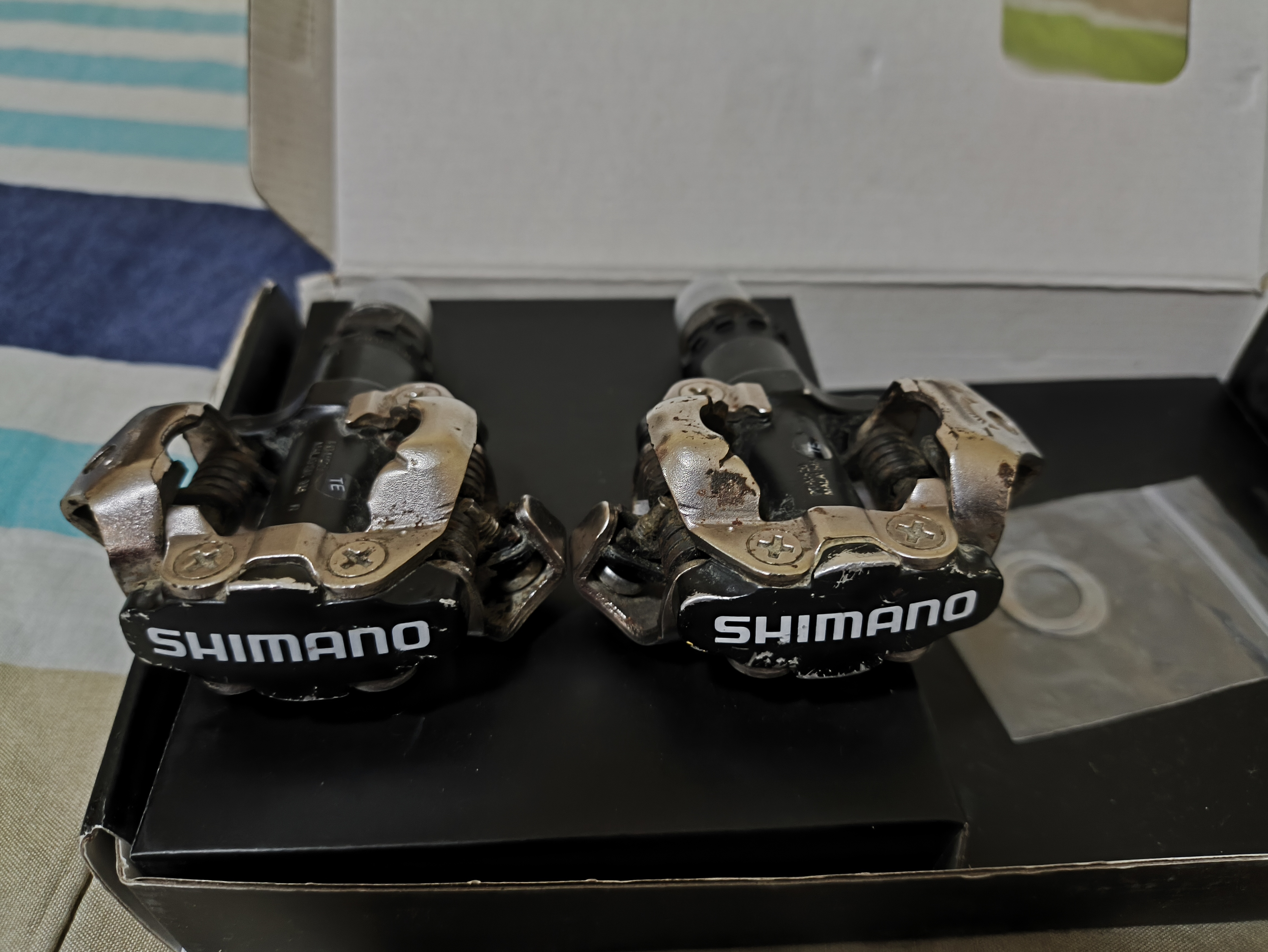 bicicletas y accesorios - Pedales Shimano Clipless PDM520  1
