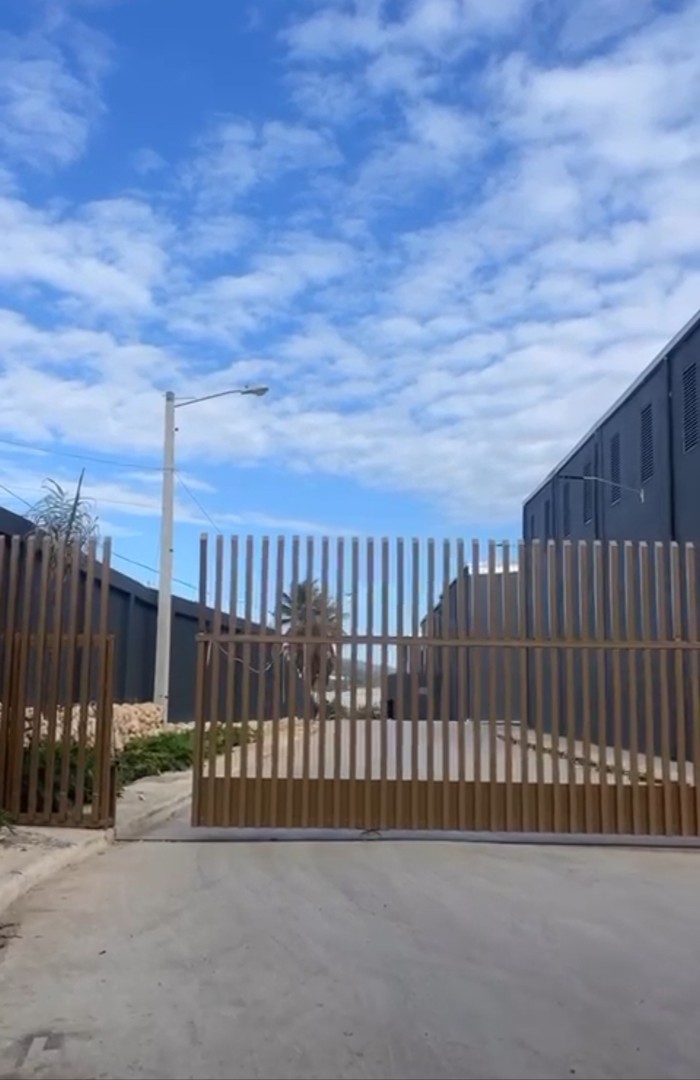 oficinas y locales comerciales - NAVES EN ALQUILER DE 1,000 MTS2-KILOMETRO 22 SANTO DOMINGO. 1