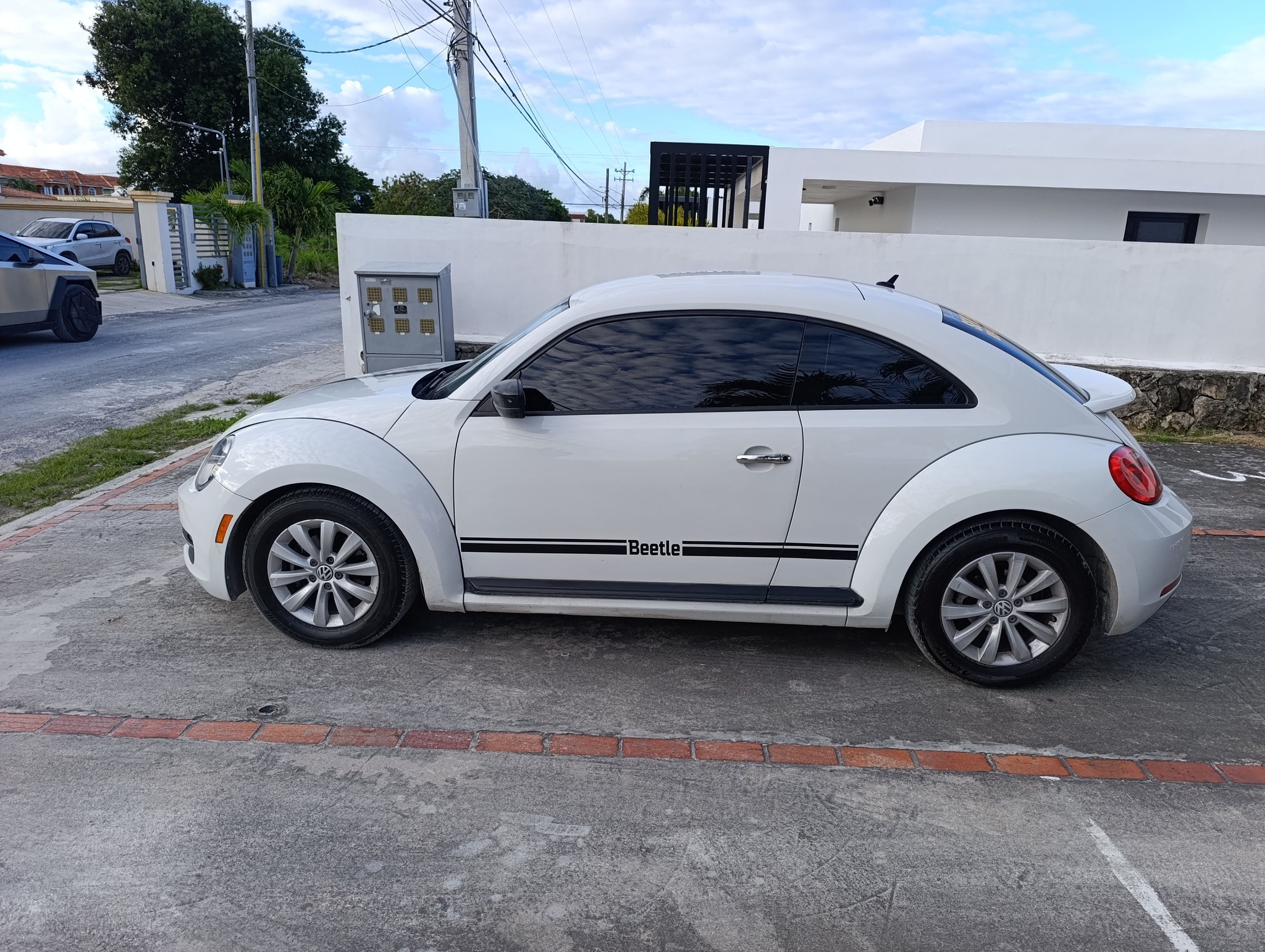 carros - de oportunidad se vende beetle con 45.000 m. 2