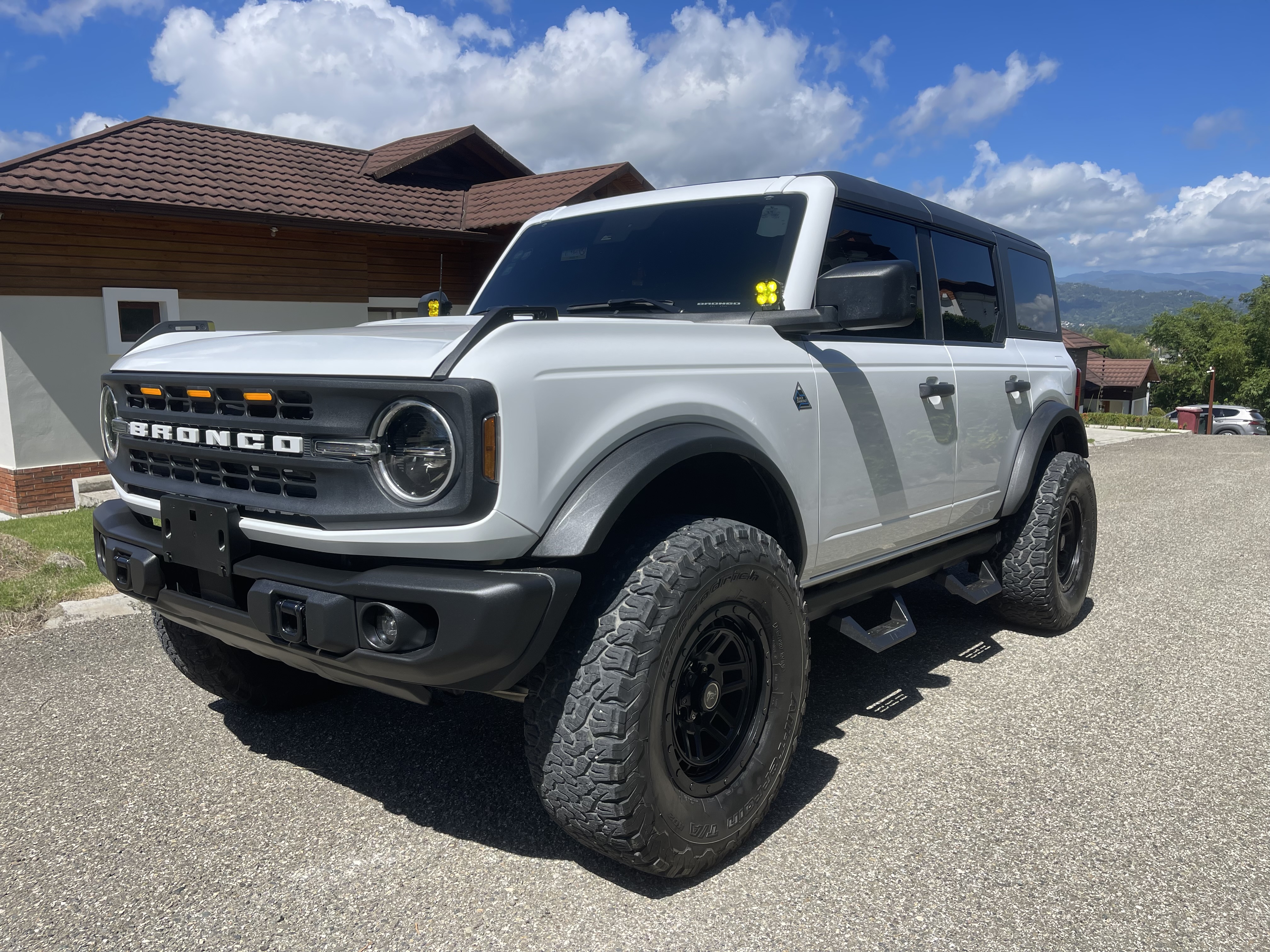 jeepetas y camionetas - Bronco Black Dimond Versión ARB 1