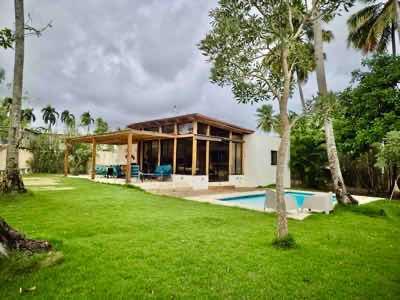 casas vacacionales y villas - Vendo Villa Cabrera Amueblada, María Trinidad  Sanchez 1