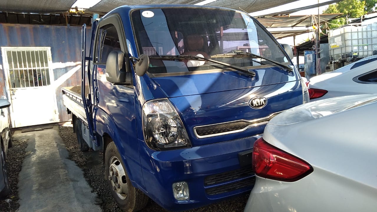camiones y vehiculos pesados - KIA BONGO 2017 AZULDESDE: RD$ 850,100.00 1