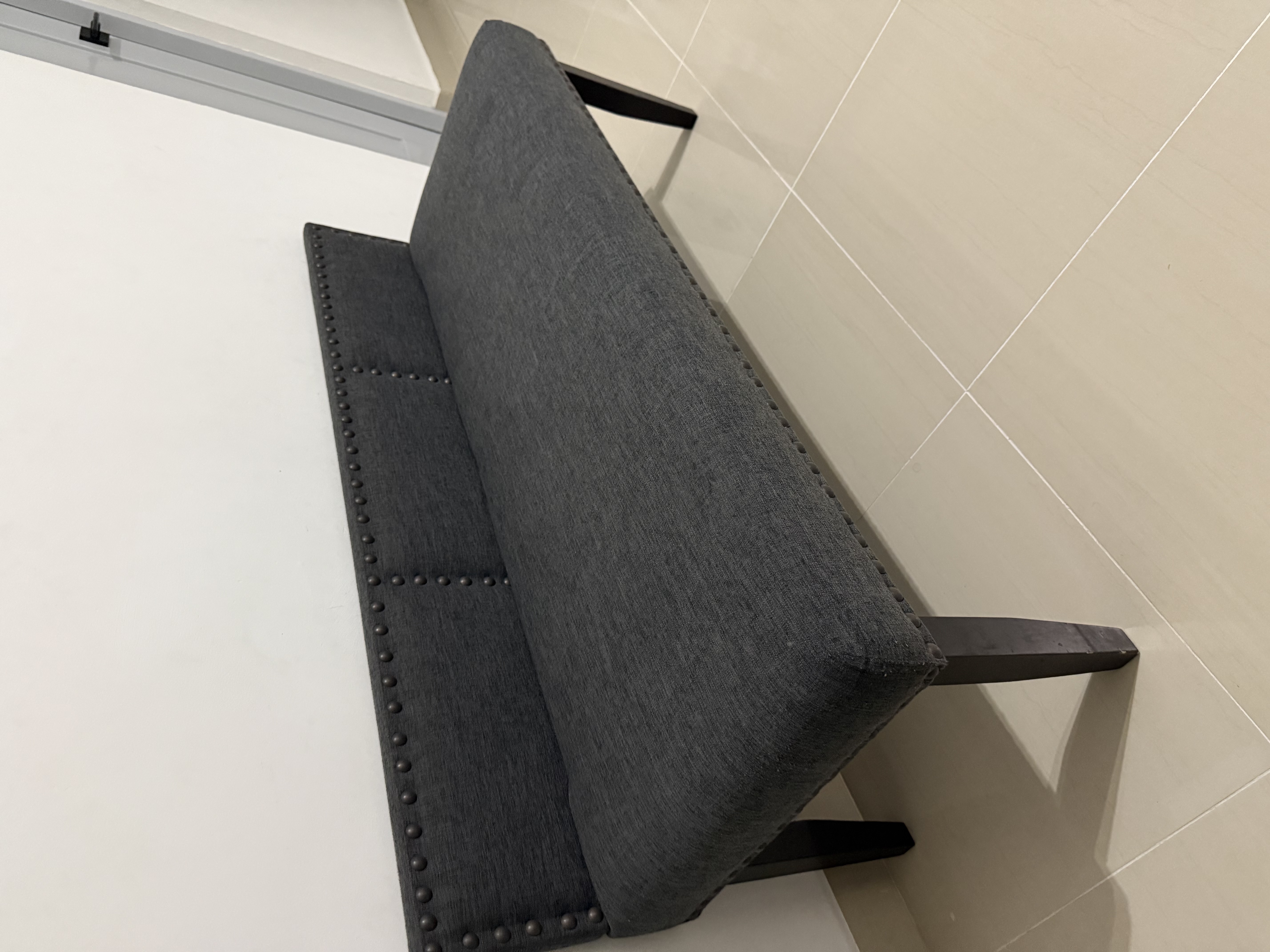 muebles y colchones - Banco tapizado de tela de Ilumel 2
