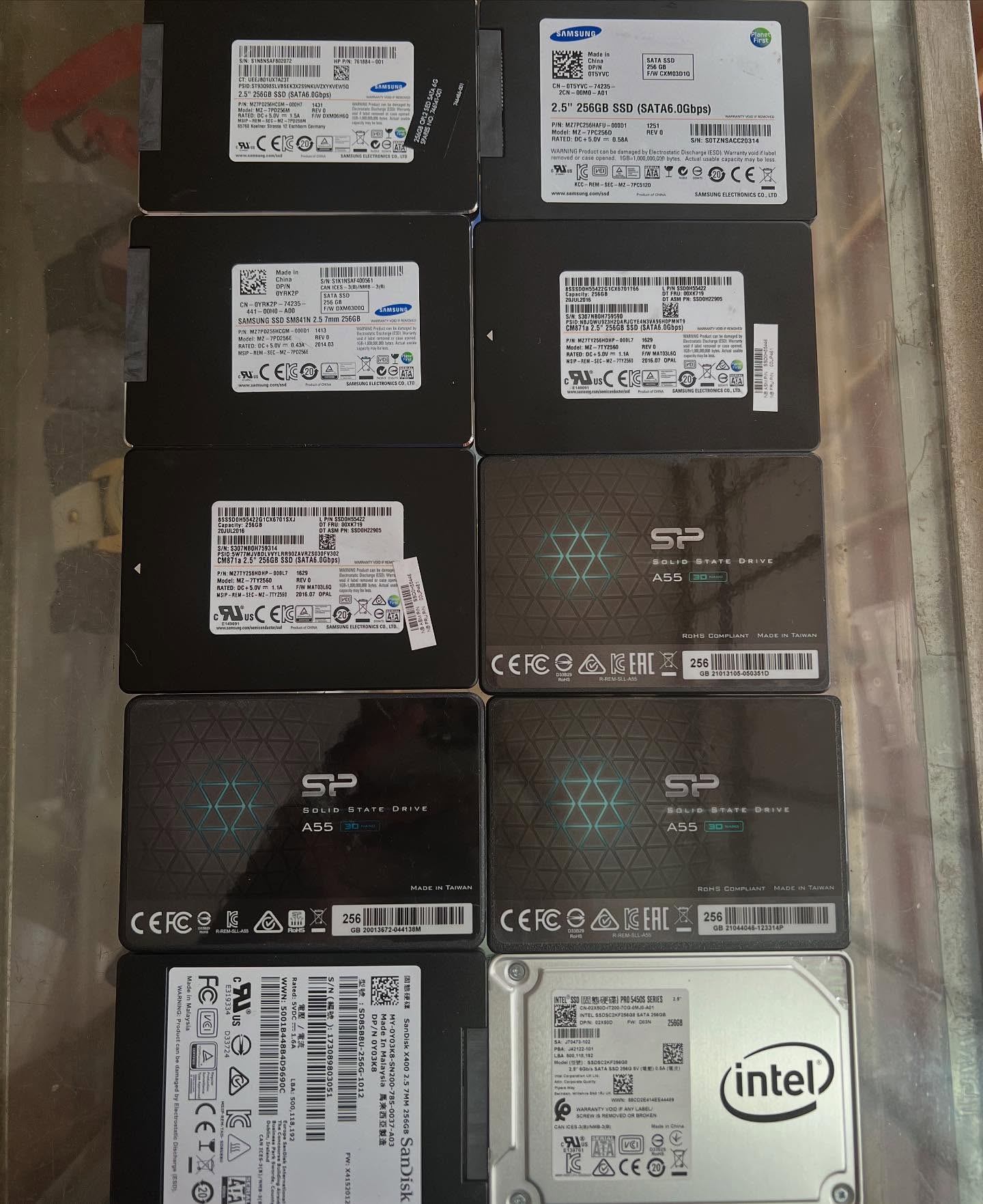 computadoras y laptops - Disco ssd Samsung Sandisk Intel 256g sata 6gb /seg
