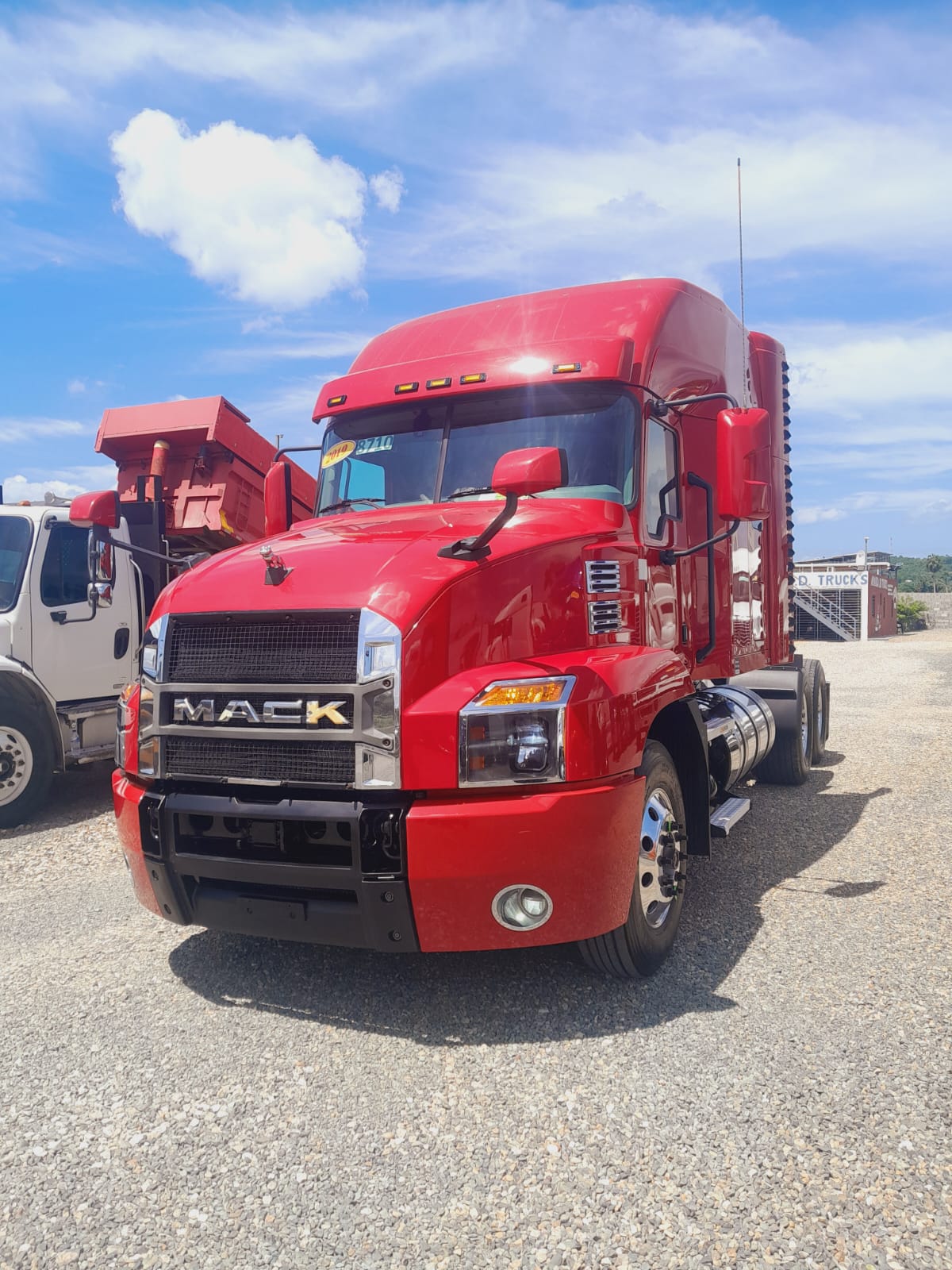 camiones y vehiculos pesados - Mack Athem 2019 7