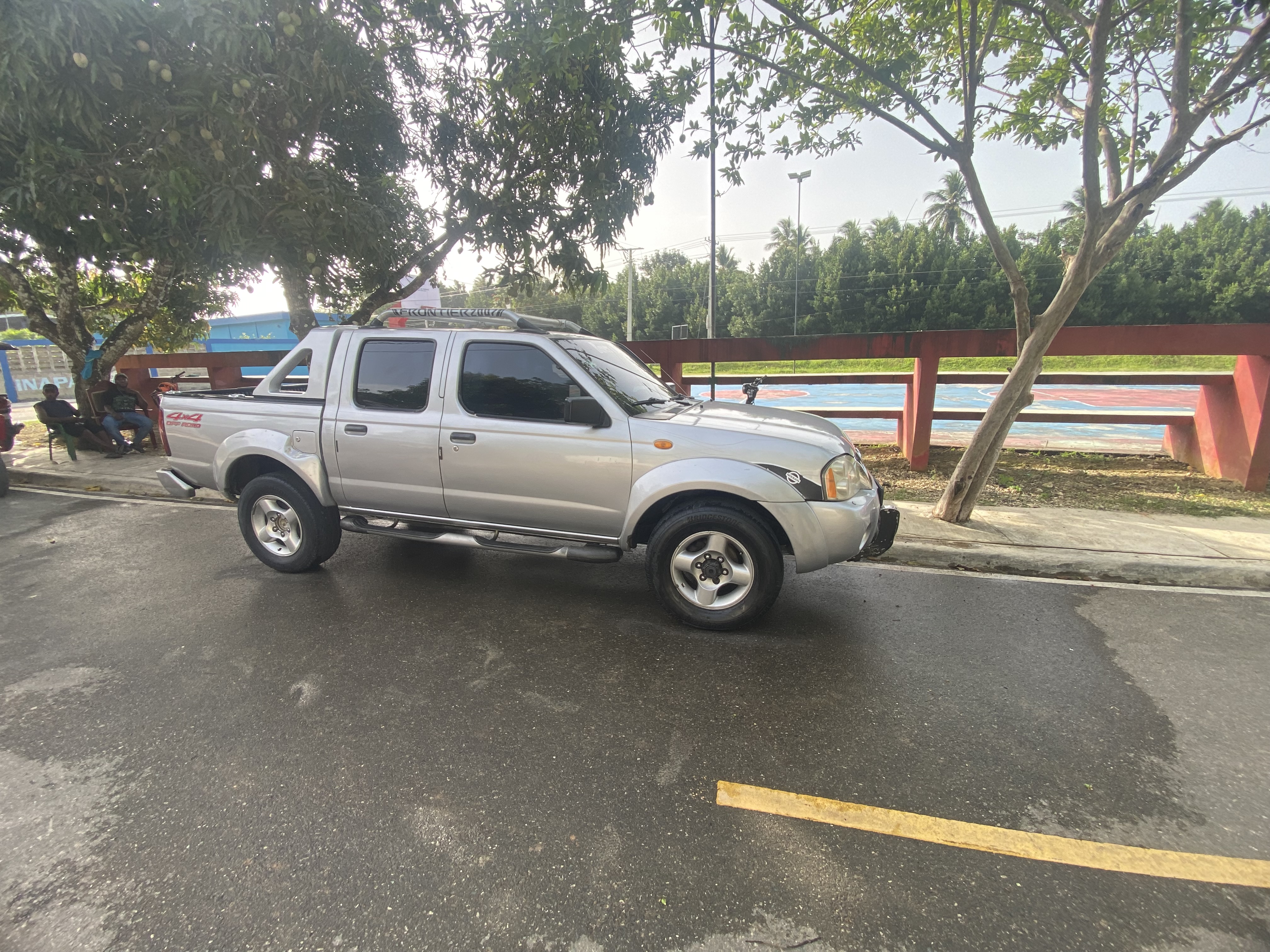 jeepetas y camionetas - Nissan frontier en perfecto estado  8