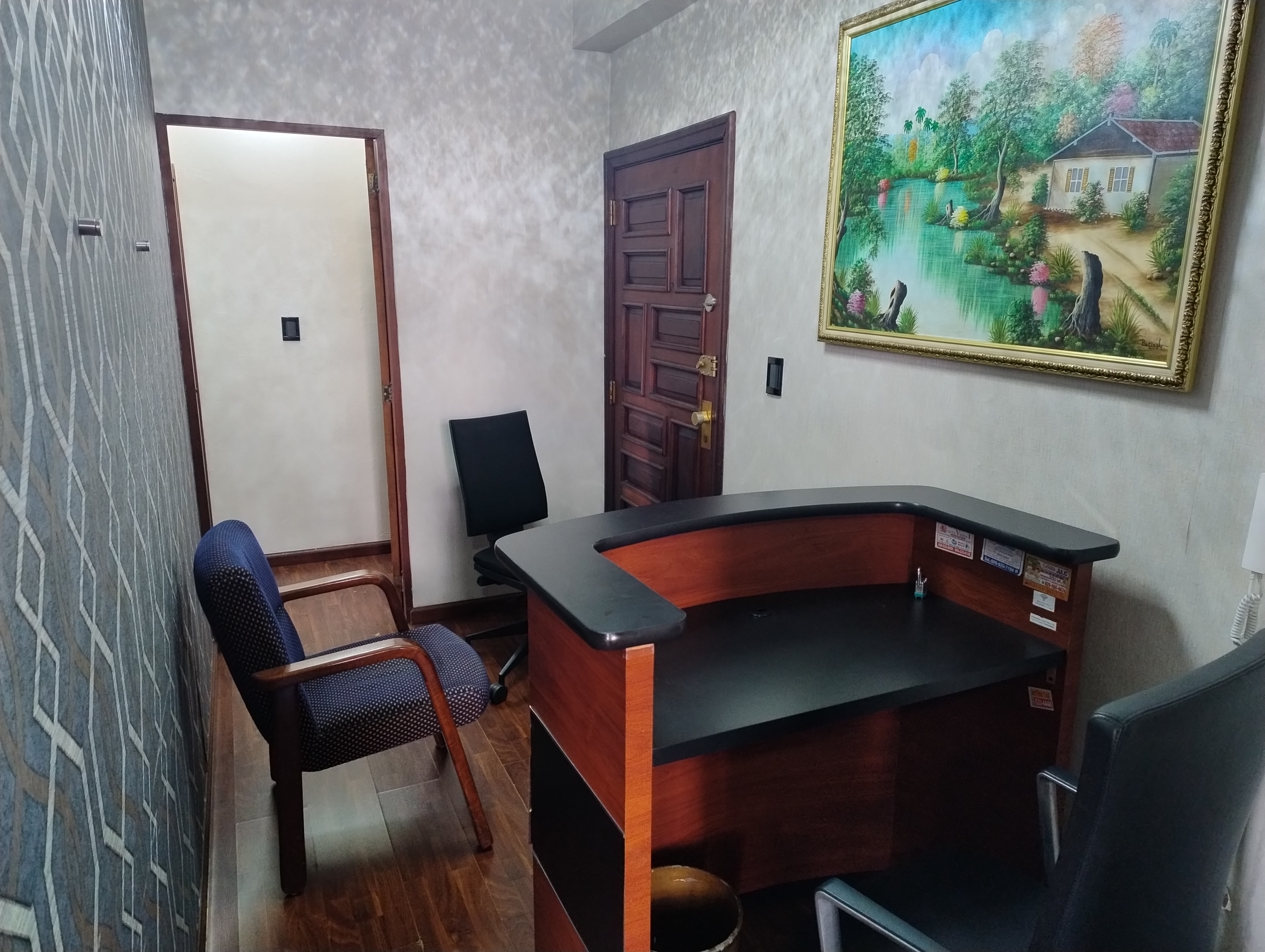 oficinas y locales comerciales - Local de oficina en venta centrico 0