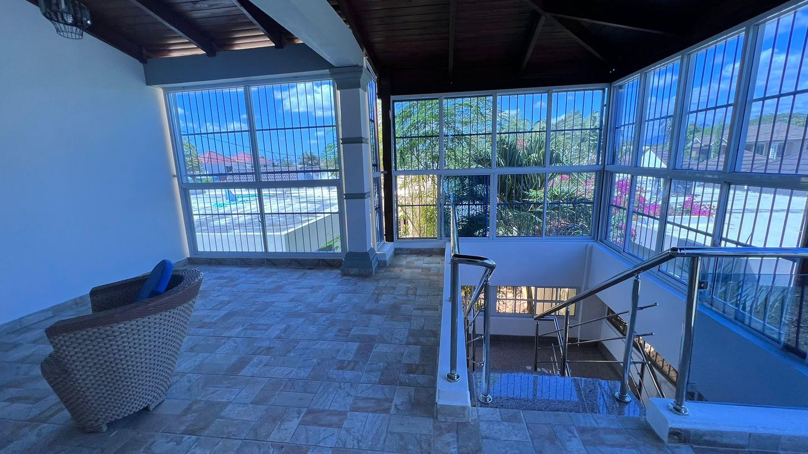 casas - Casa de dos niveles de venta residencial Cerrado 3