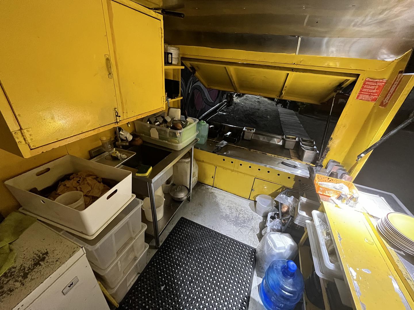 equipos profesionales - Se vende carro FoodTruck listo. 5