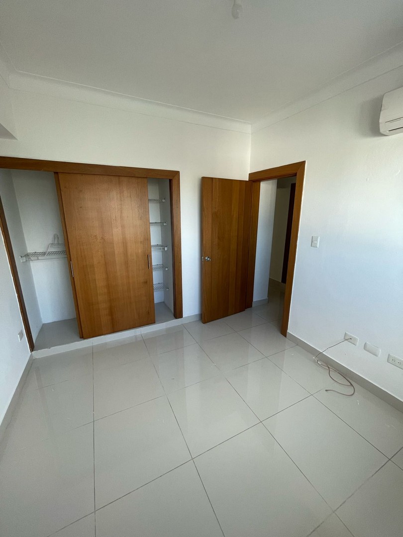 apartamentos - Alquiler Apartamento de 3 Habitaciones Sin Amueblar, Bella Vista, Santo Domingo 7