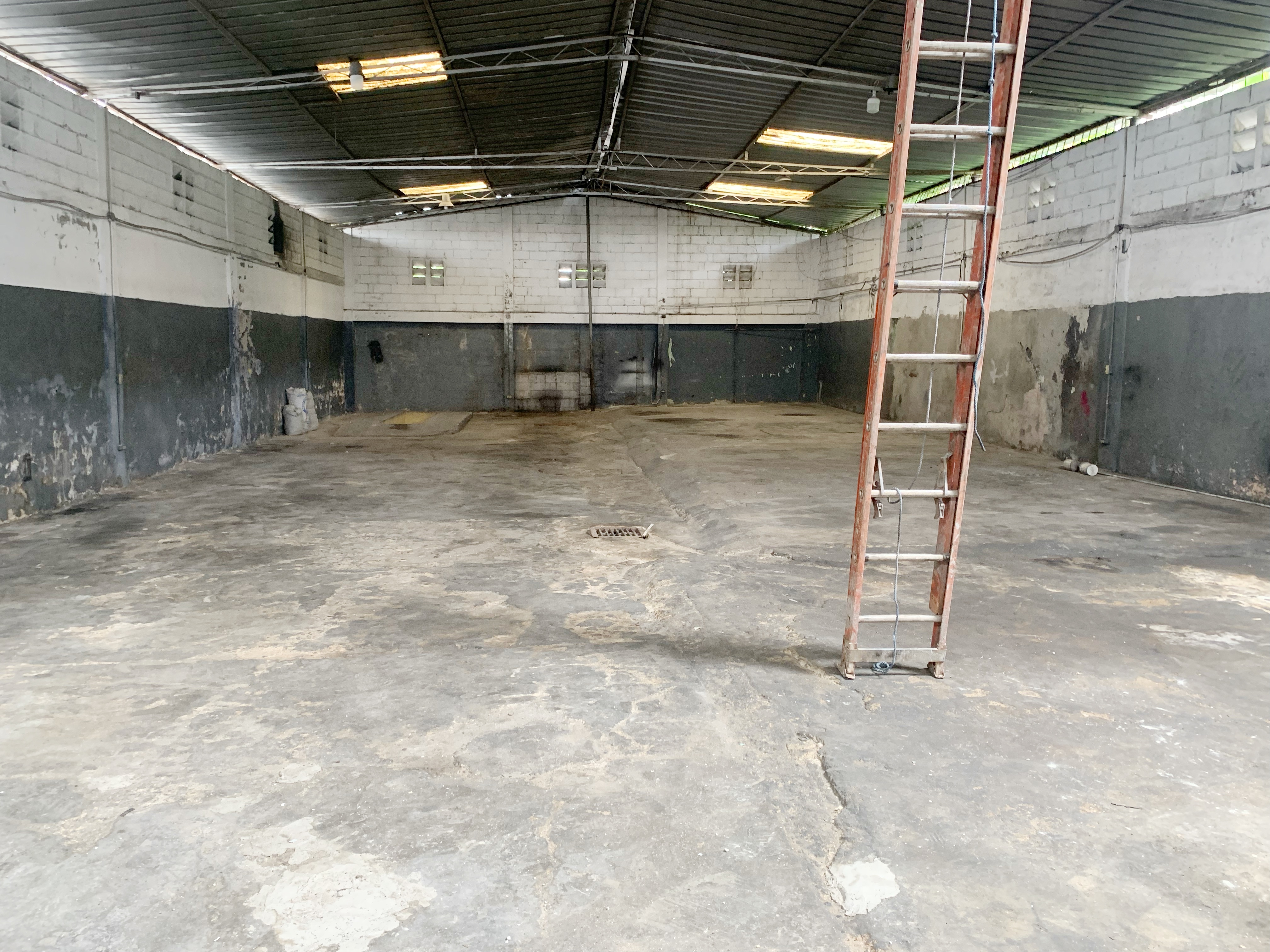 oficinas y locales comerciales - Alquiler de Nave comercial  6
