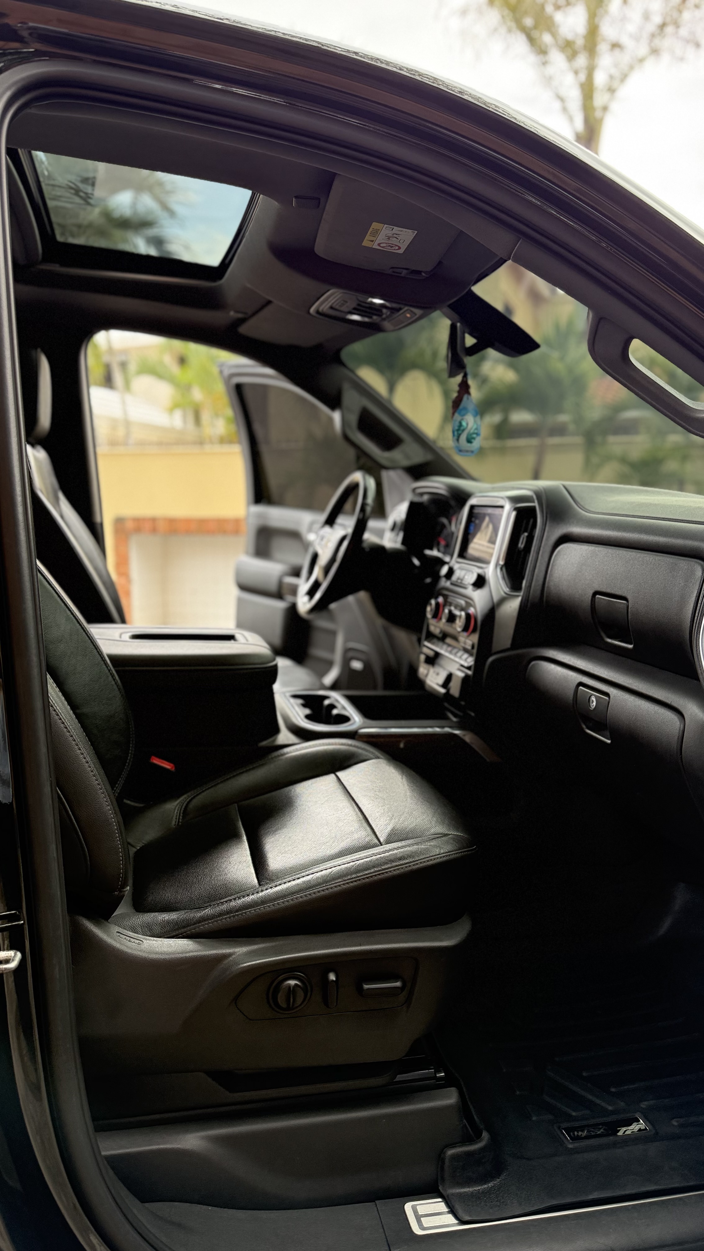 jeepetas y camionetas - Chevrolet Silverado LTZ Gasolina 2019 4x4  $38,900 2