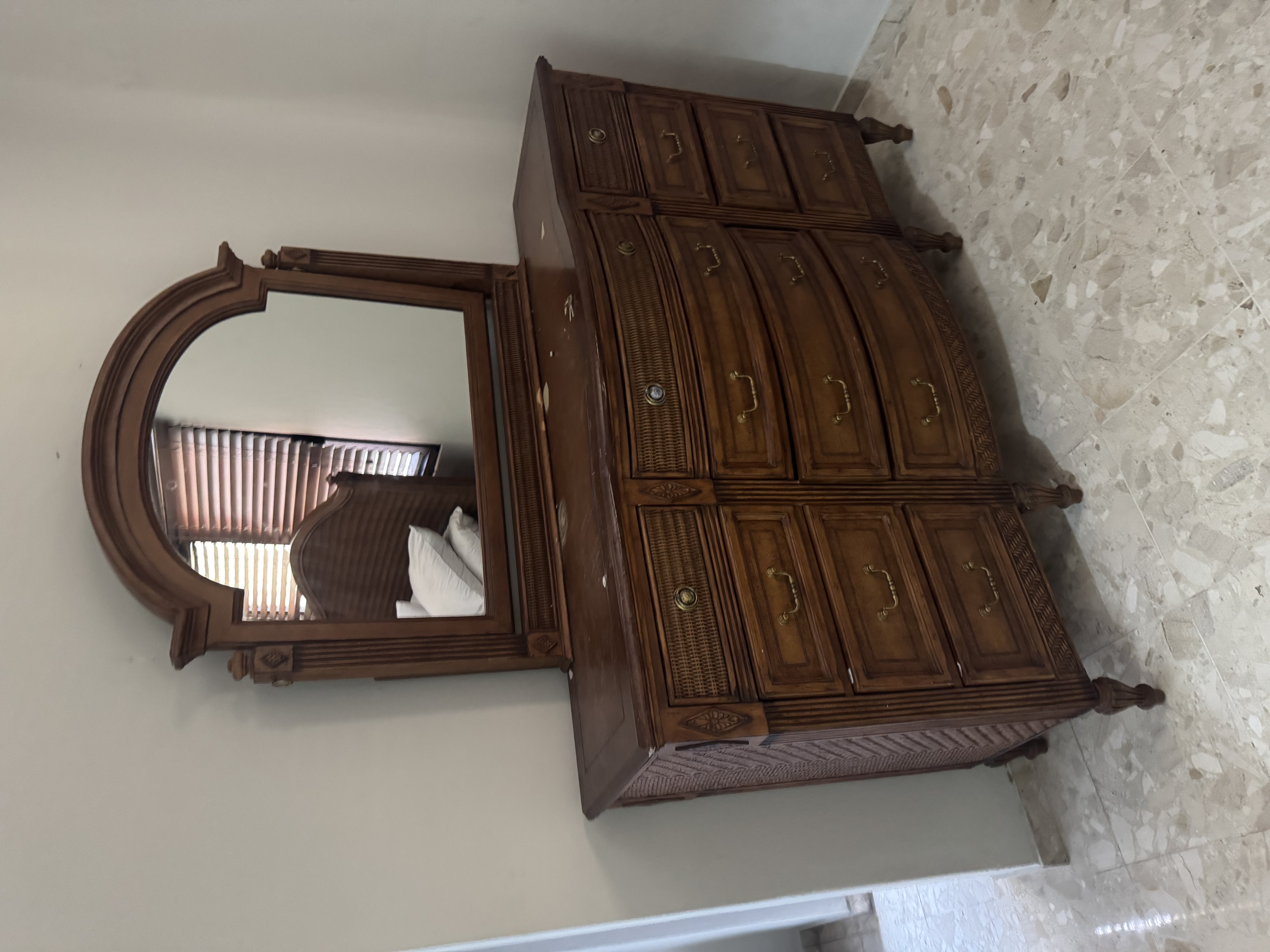 muebles y colchones - Juego de Habitacion Queen usado 1