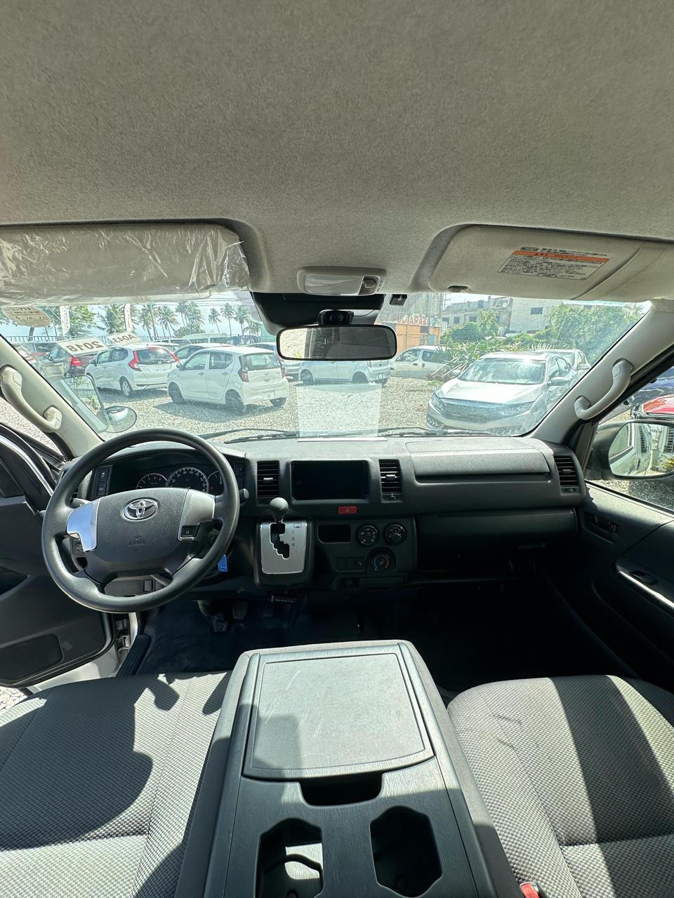 otros vehiculos - TOYOTA HIACE 2018✅ Precio 1,650,000  Recibimos tu  6