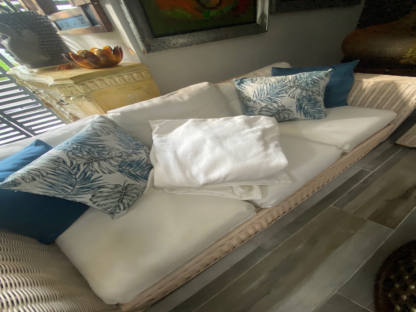 muebles y colchones - Mueble de rattan de 3 plaza excelente condiciones y cojines de excelente calidad 5