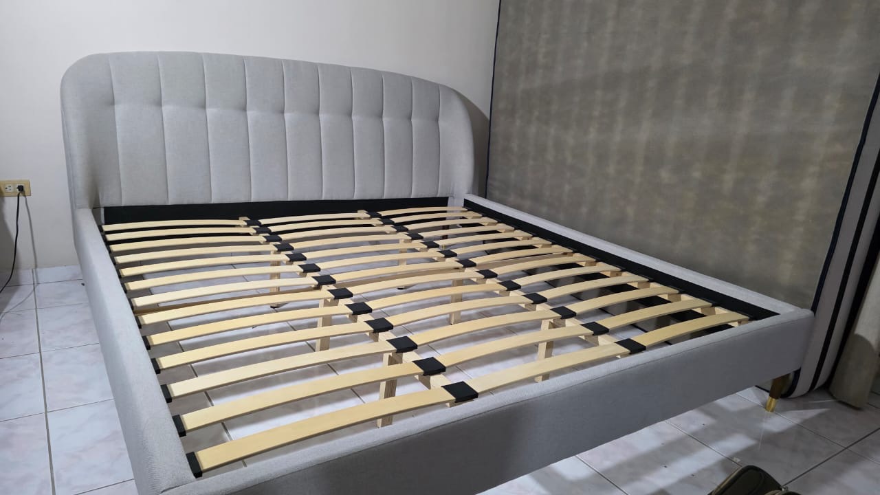 muebles y colchones - Cama King Gris claro Ilumel 1