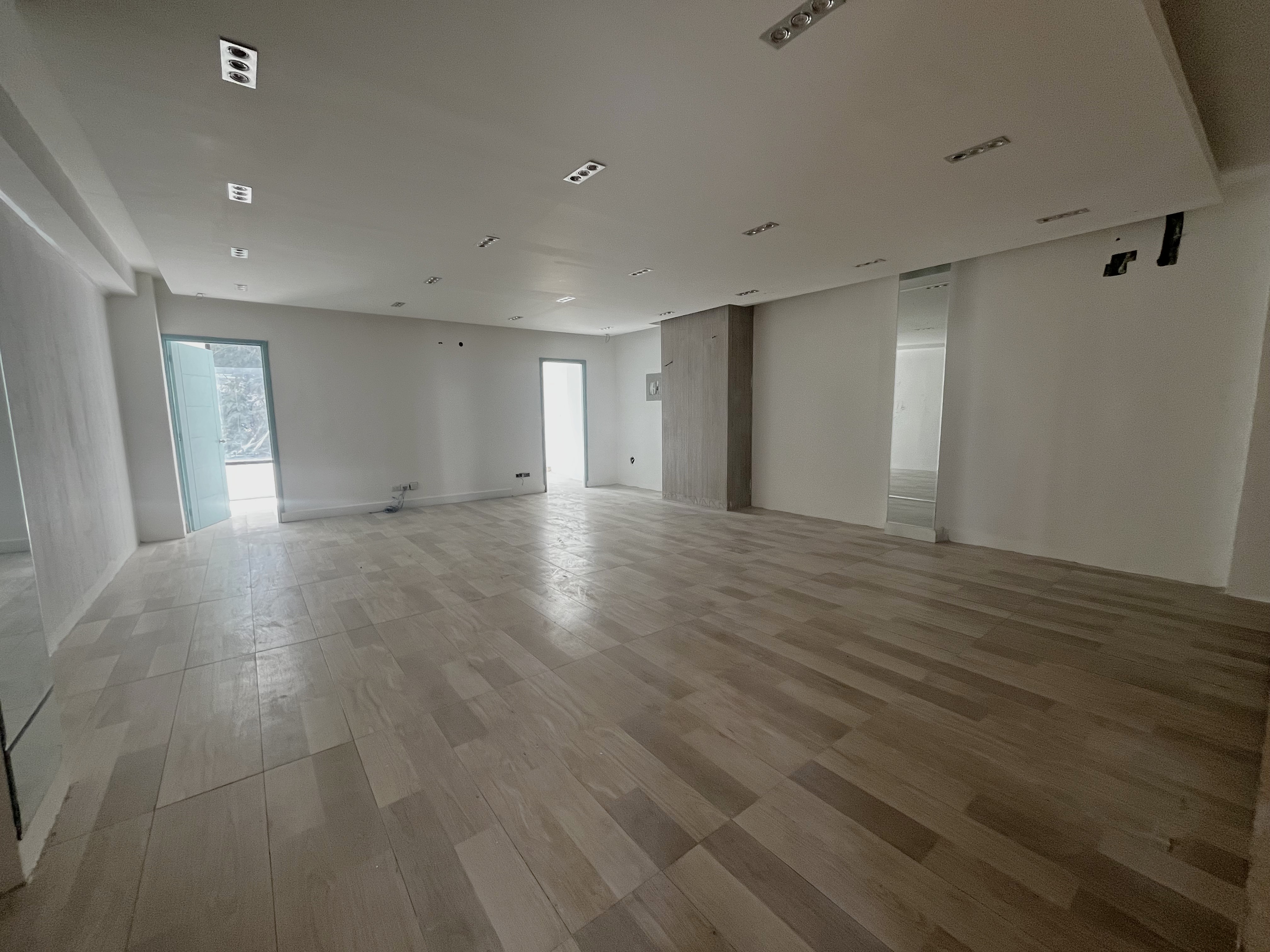 oficinas y locales comerciales - Local Comercial Alquiler Piantini  de 63.43 m2 3