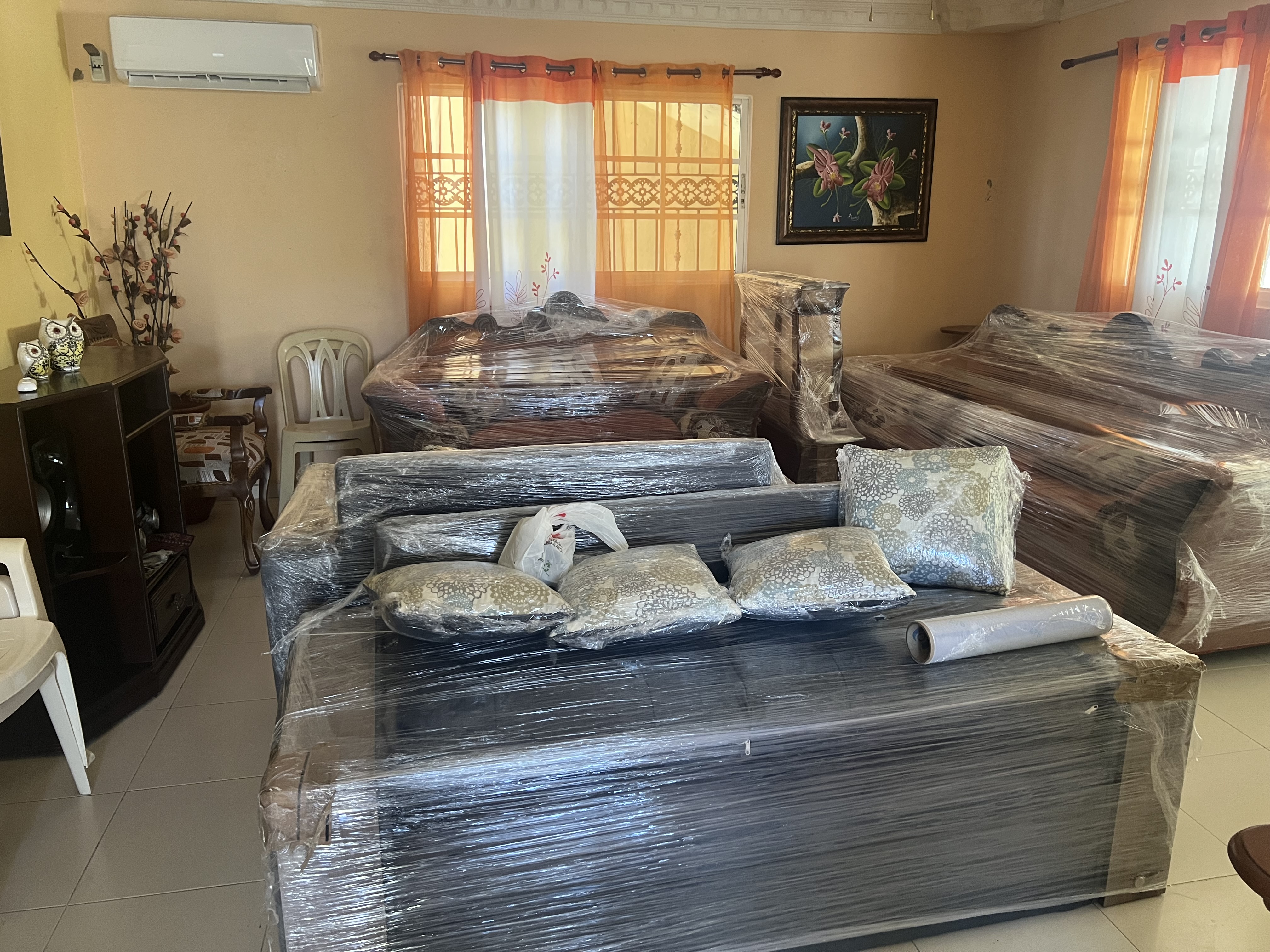 muebles y colchones - Sevende mueble usado como nuevo por motivo de viaje 4