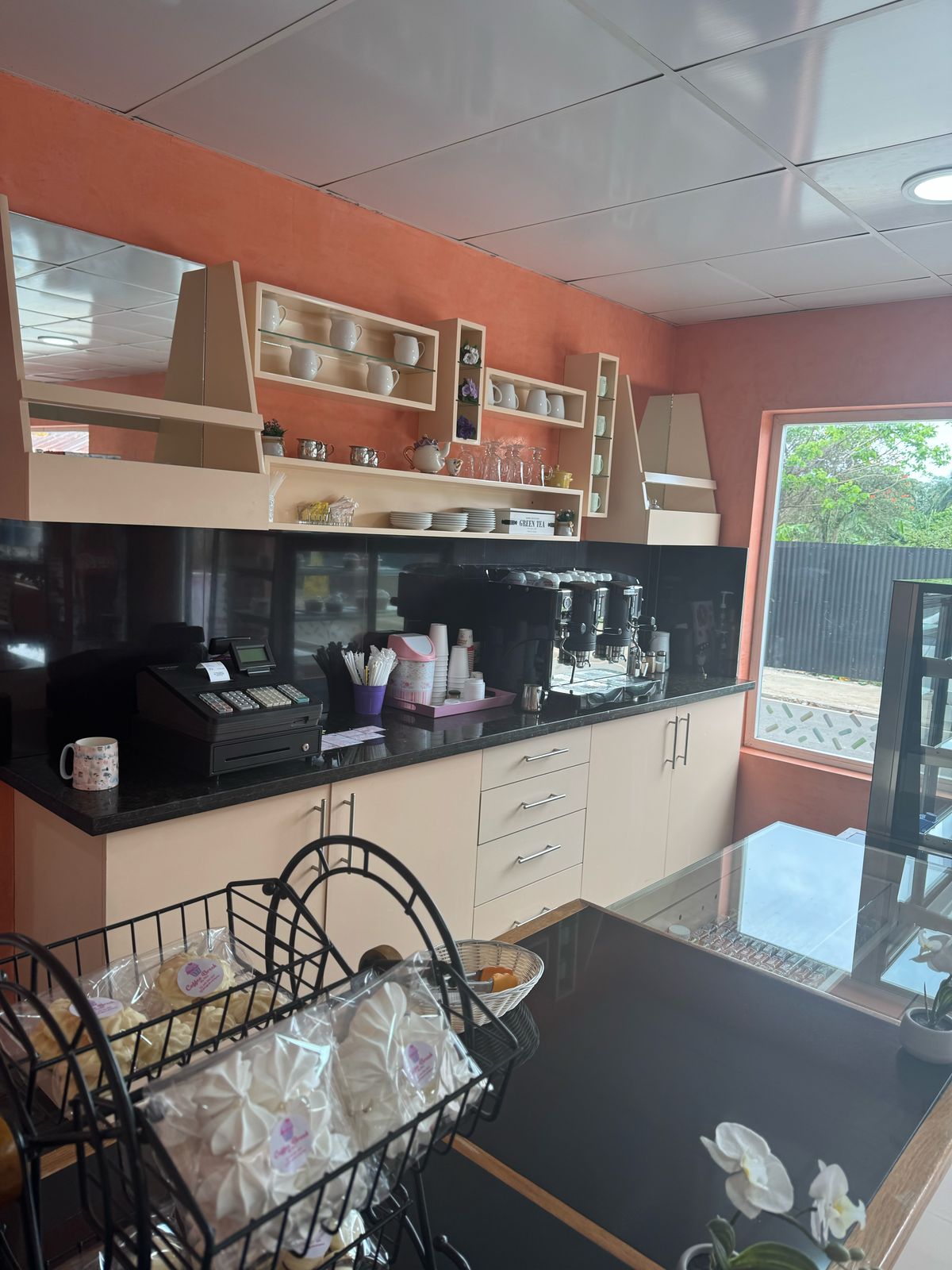 negocios en venta - SE TRASPASA REPOSTERIA BISTRO  3