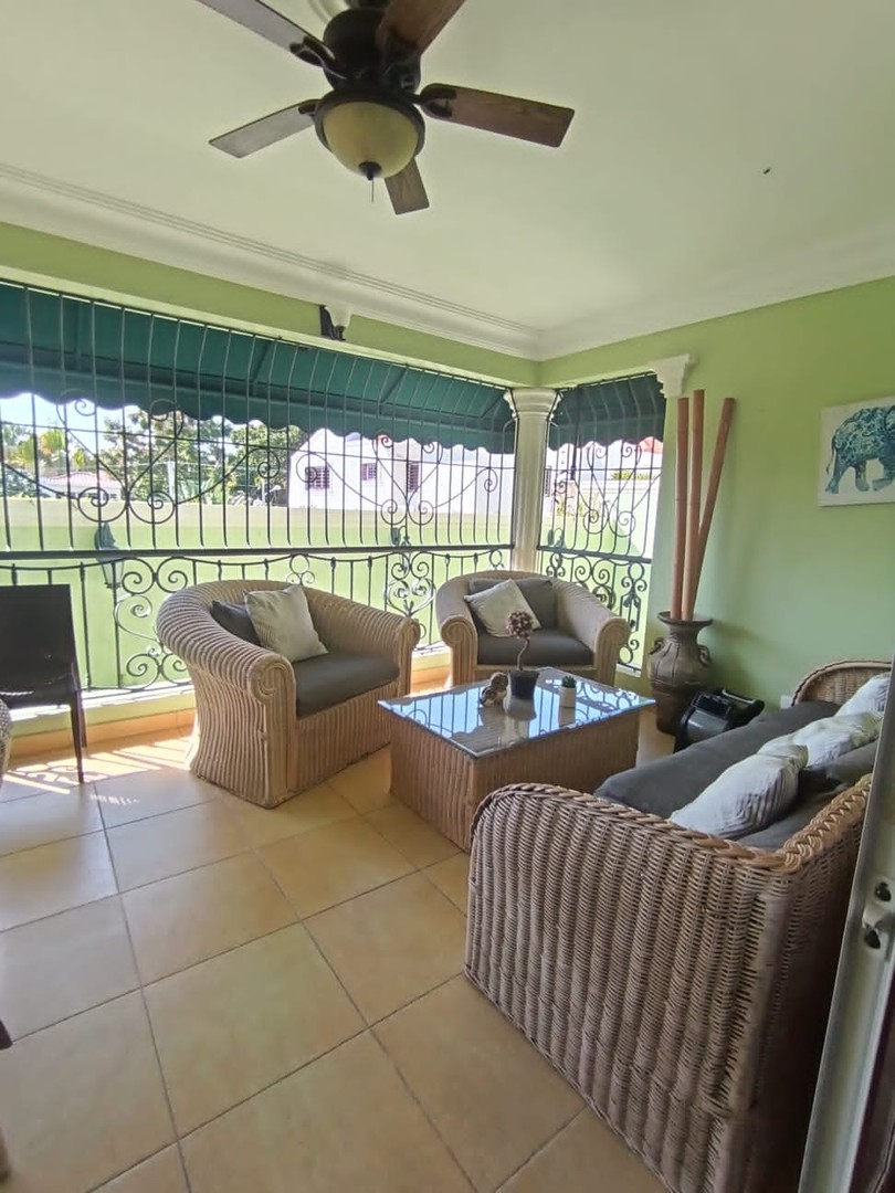 casas - Se vende de oportunidad Casa de 2niveles Cerros de Arroyo Hond.480mt2 435,000usd 4
