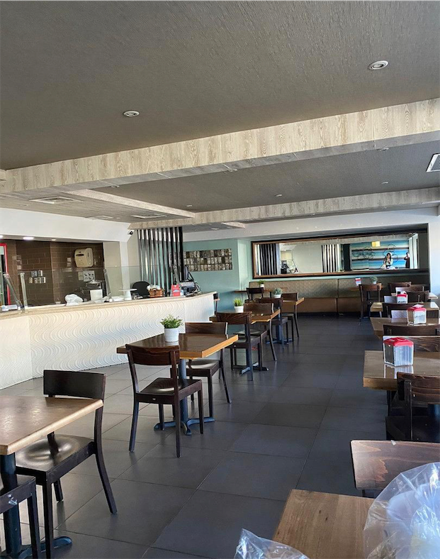 oficinas y locales comerciales - Local con amplio frente en cristal 4