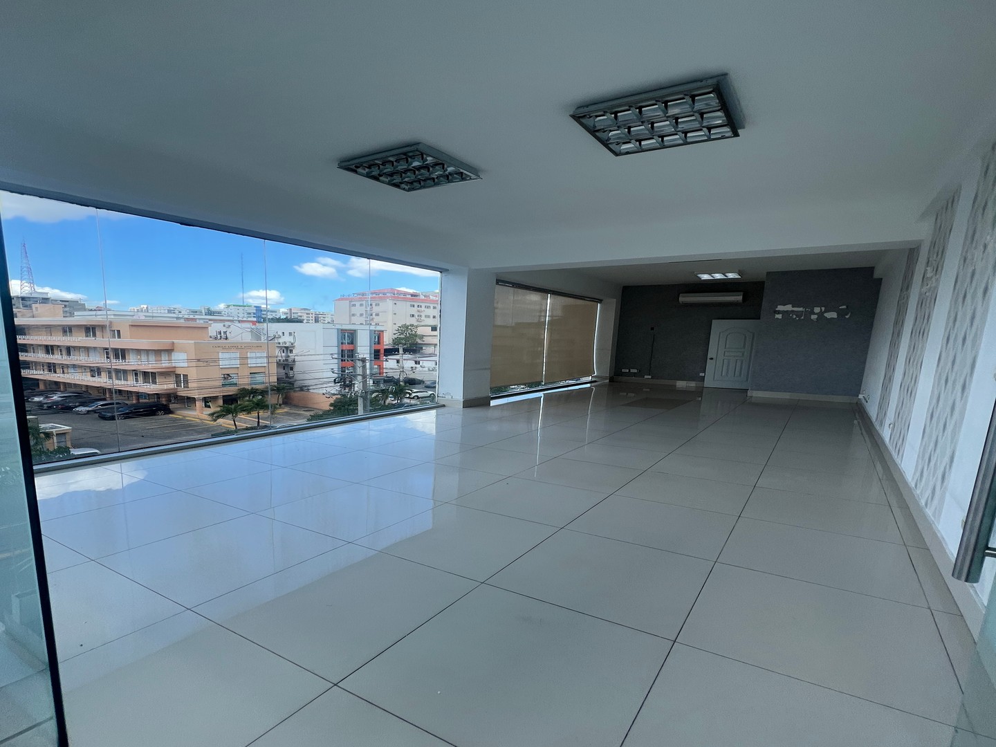 oficinas y locales comerciales - Local Comercial en Bella Vista, Distrito Nacional  1