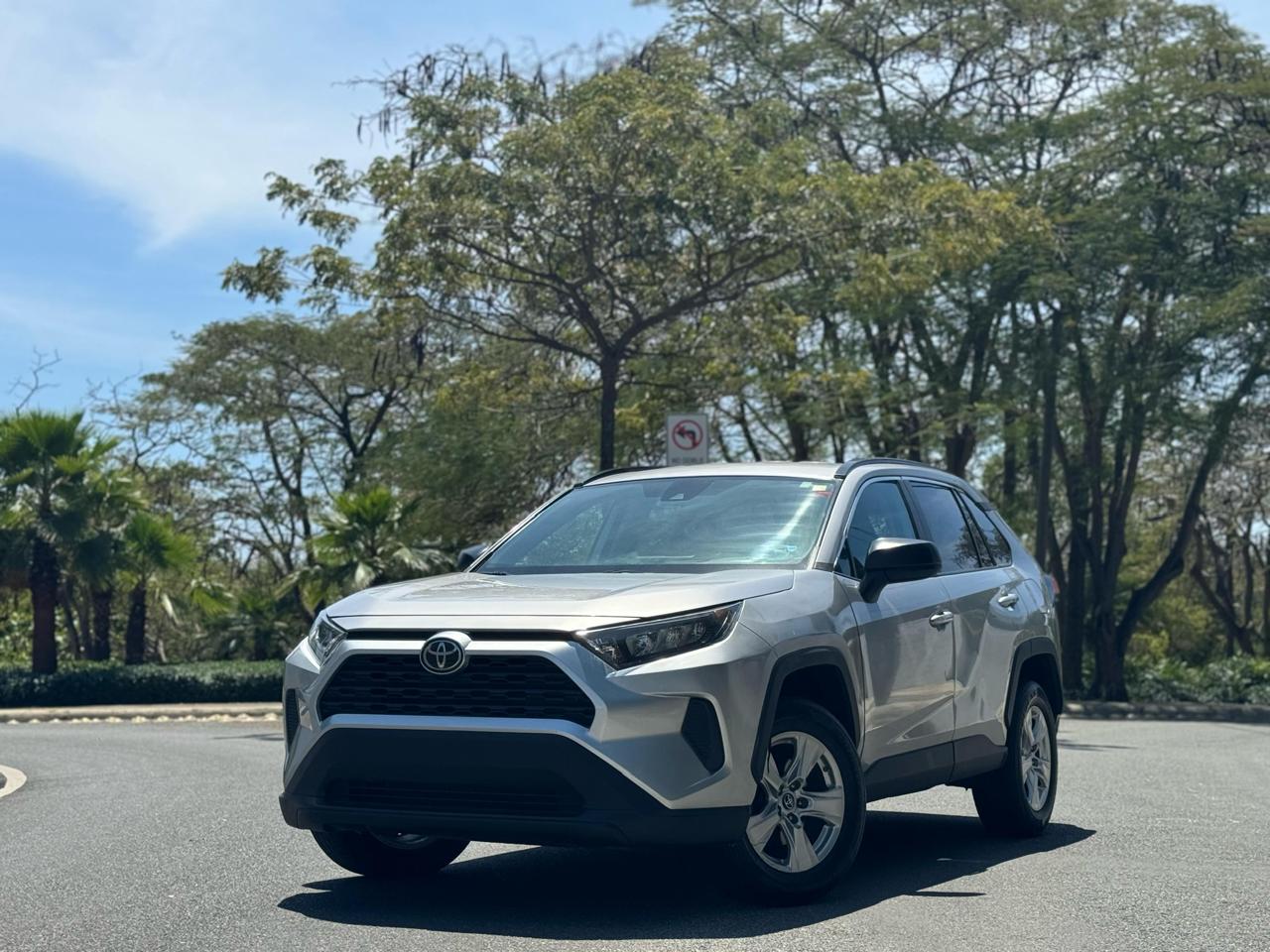 jeepetas y camionetas - Toyota rav4 2020 1
