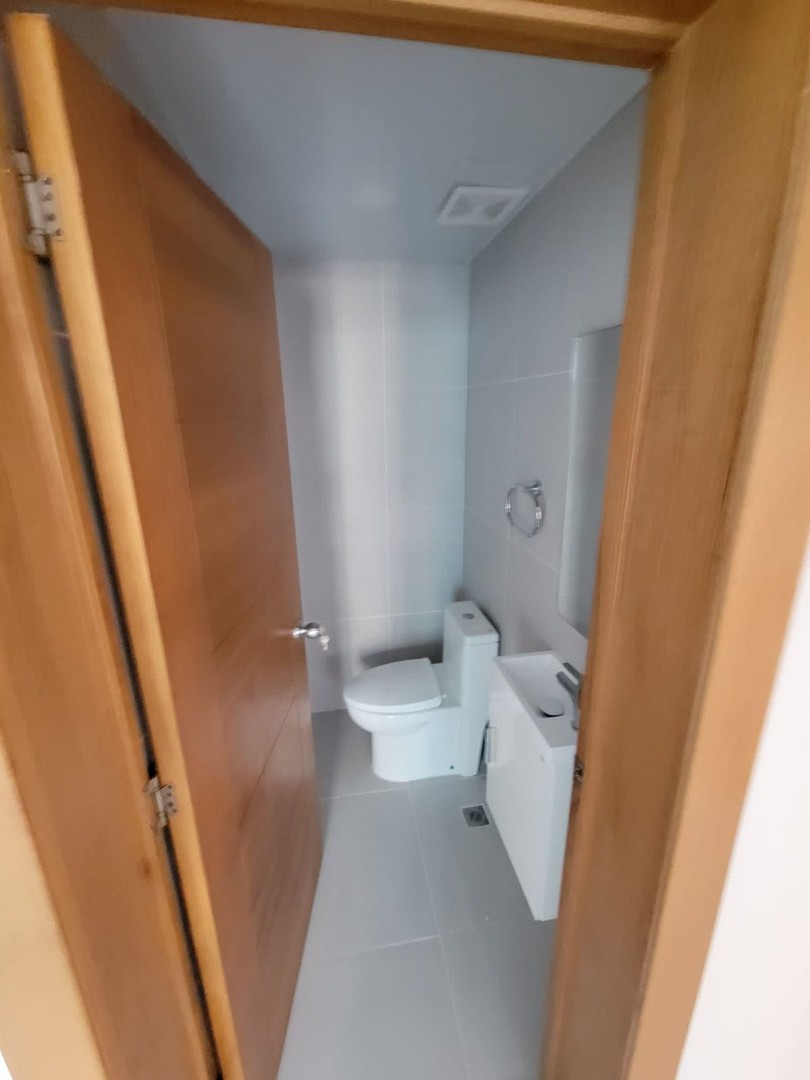 apartamentos - Alquiler de apartamento próximo a la Av Churchill en Evaristo Morales, piso alto 5