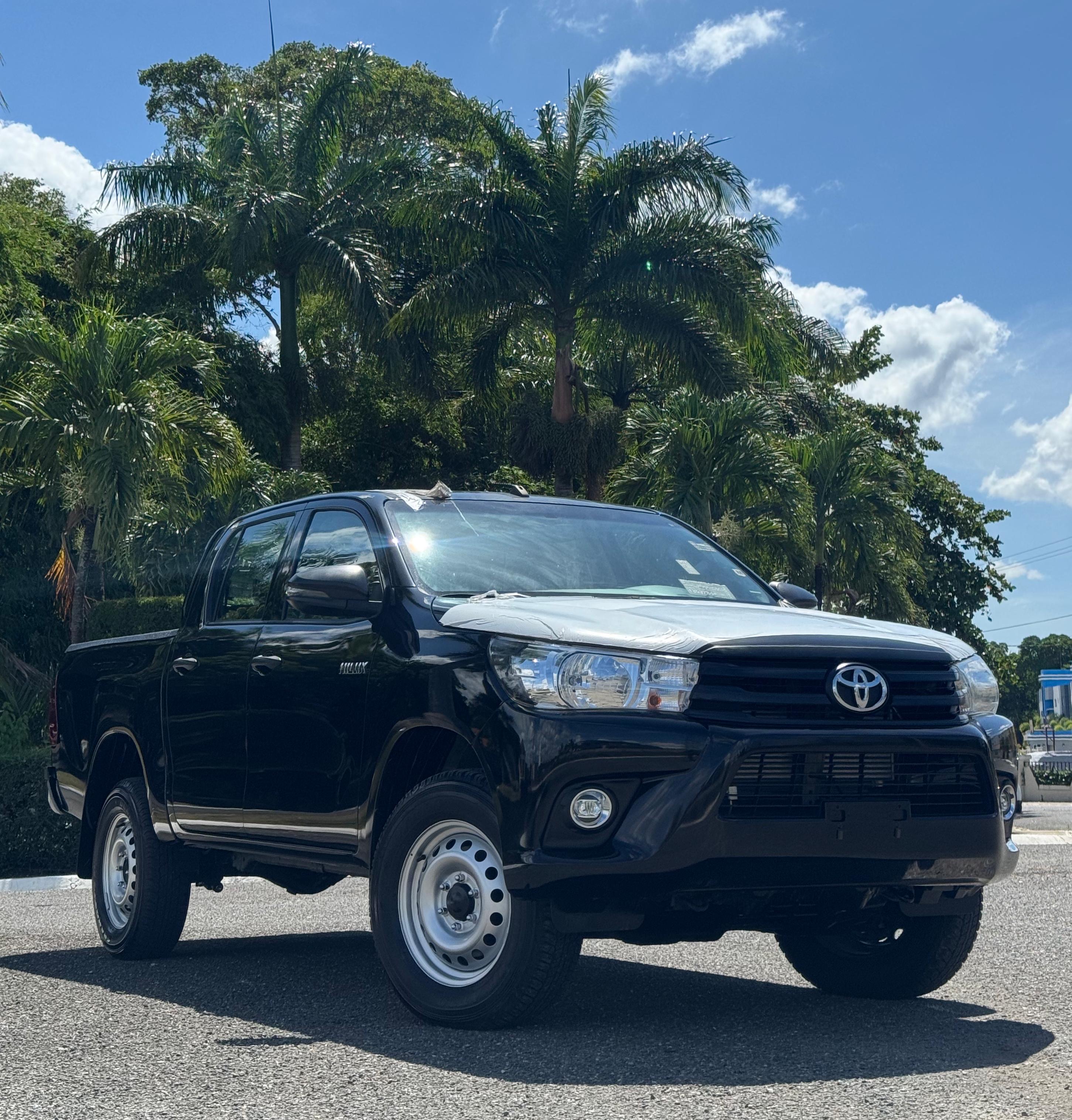 jeepetas y camionetas - Toyota Hilux 4WD 2024 1