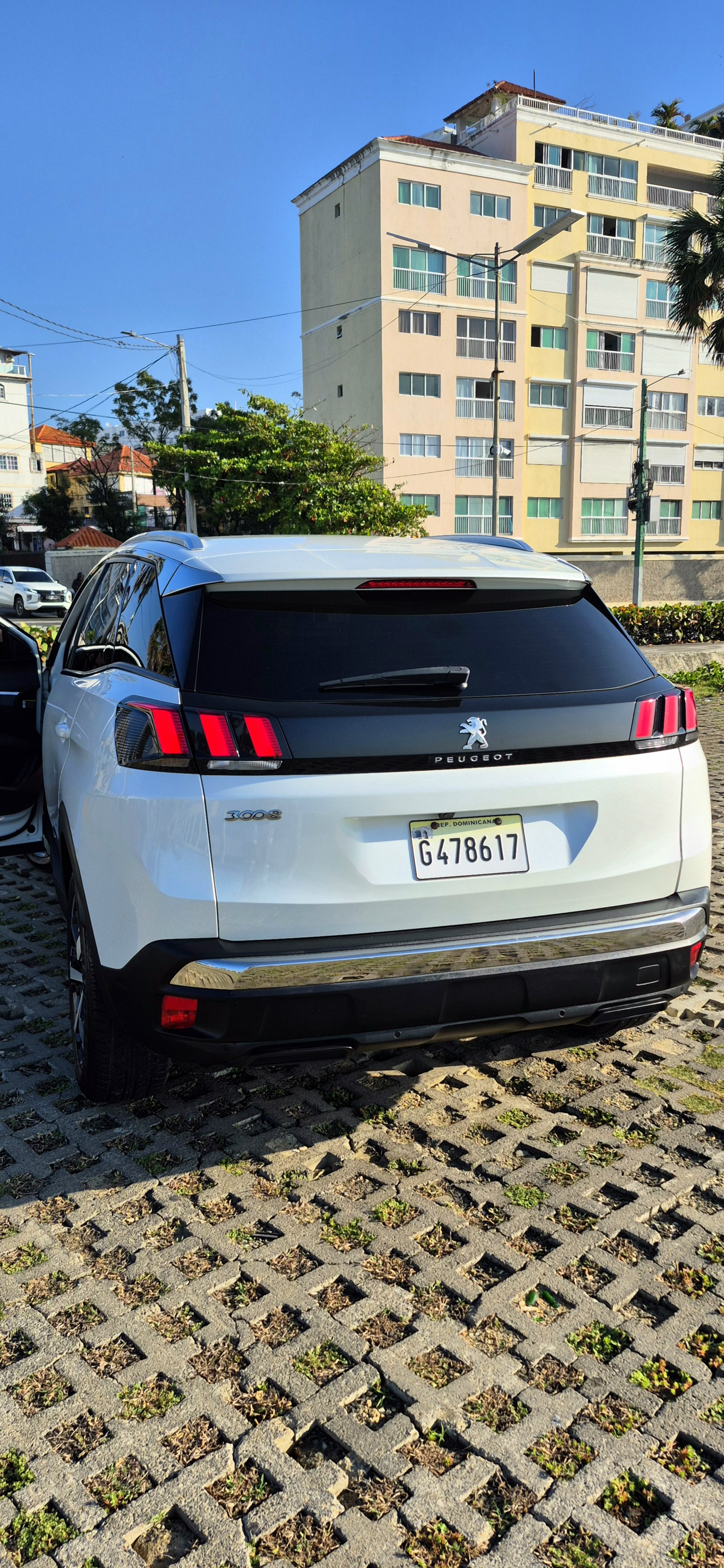 jeepetas y camionetas - Peugeot 3008 - Garantía constructor - Como nuevo 2