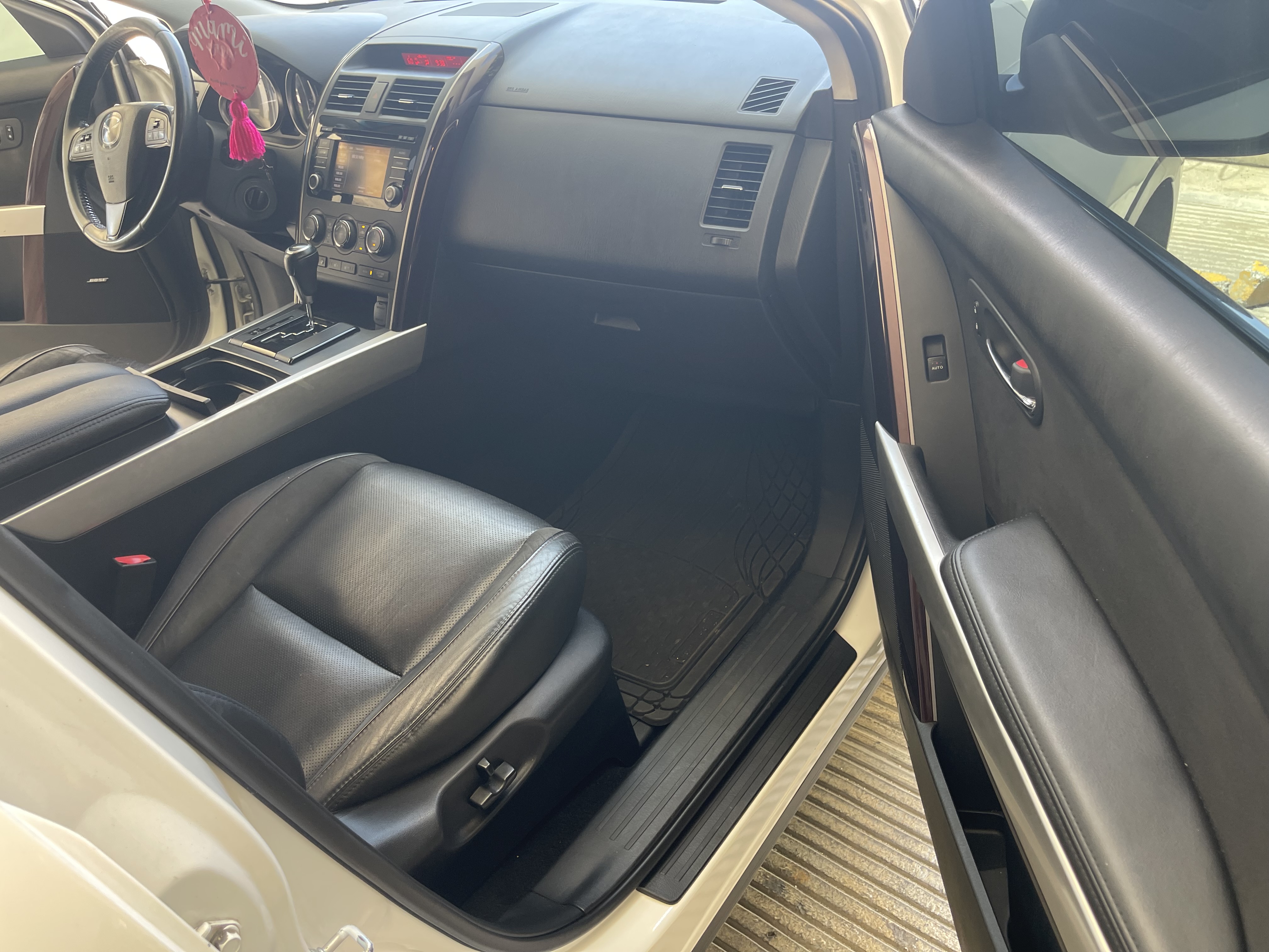 jeepetas y camionetas - Mazda CX9 de Venta en Santo Domingo  9