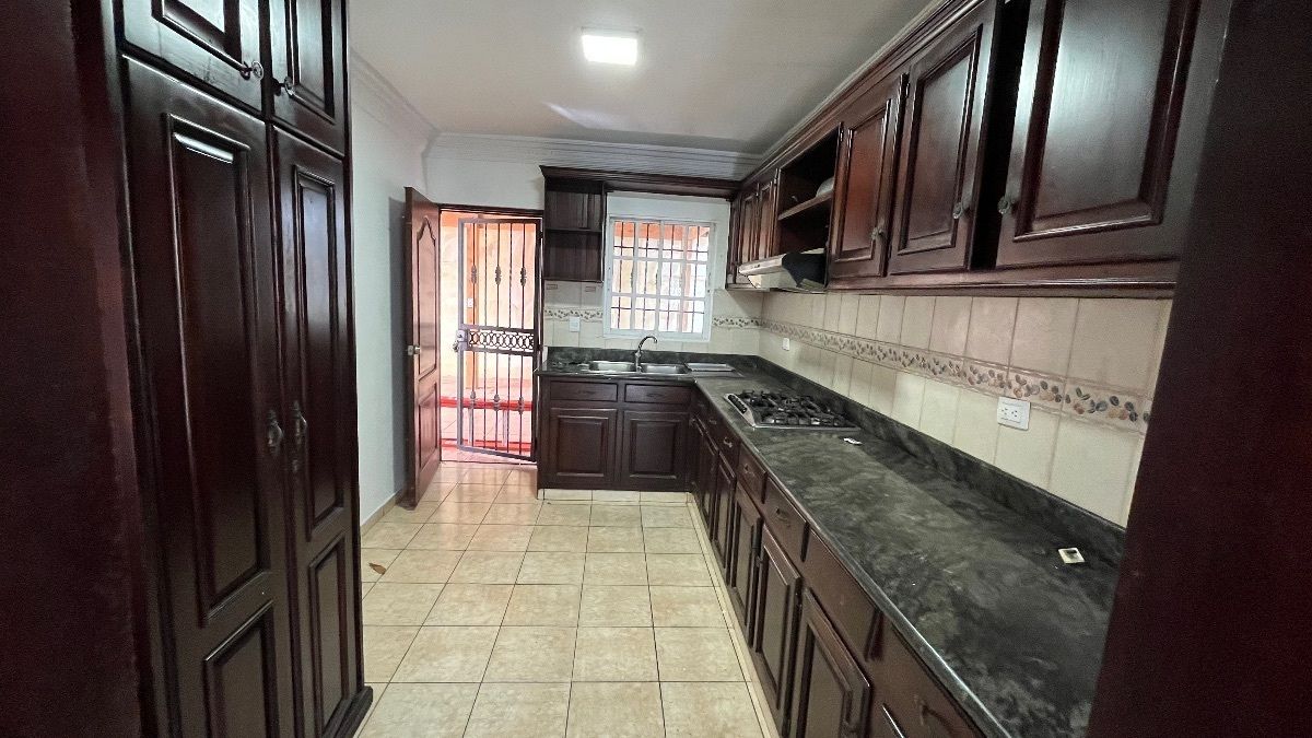 casas - Casa en alquiler en San Geronimo de 5 hab  2