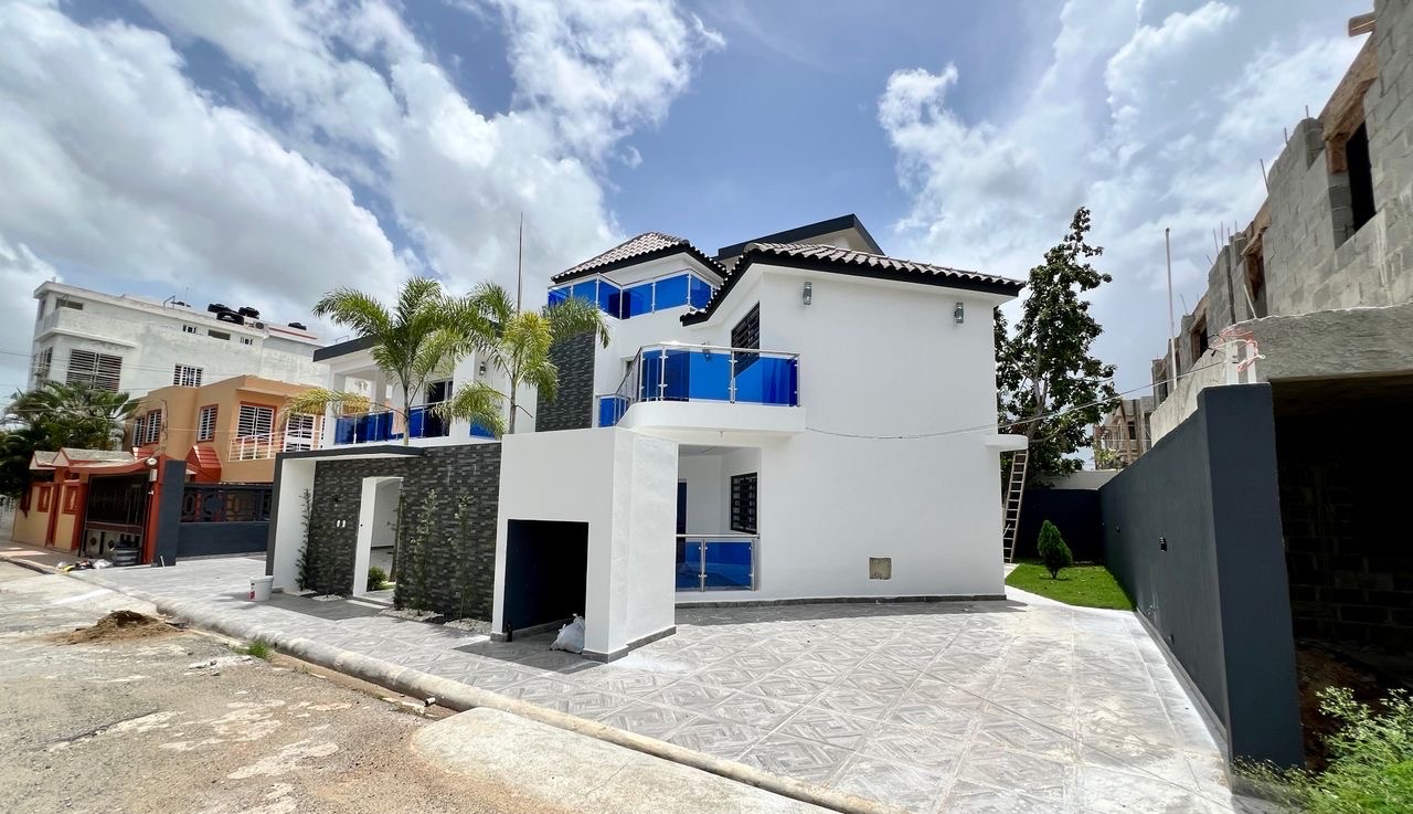 casas - venta de casa de lujo en la autopista de san isidro Santo Domingo este  2