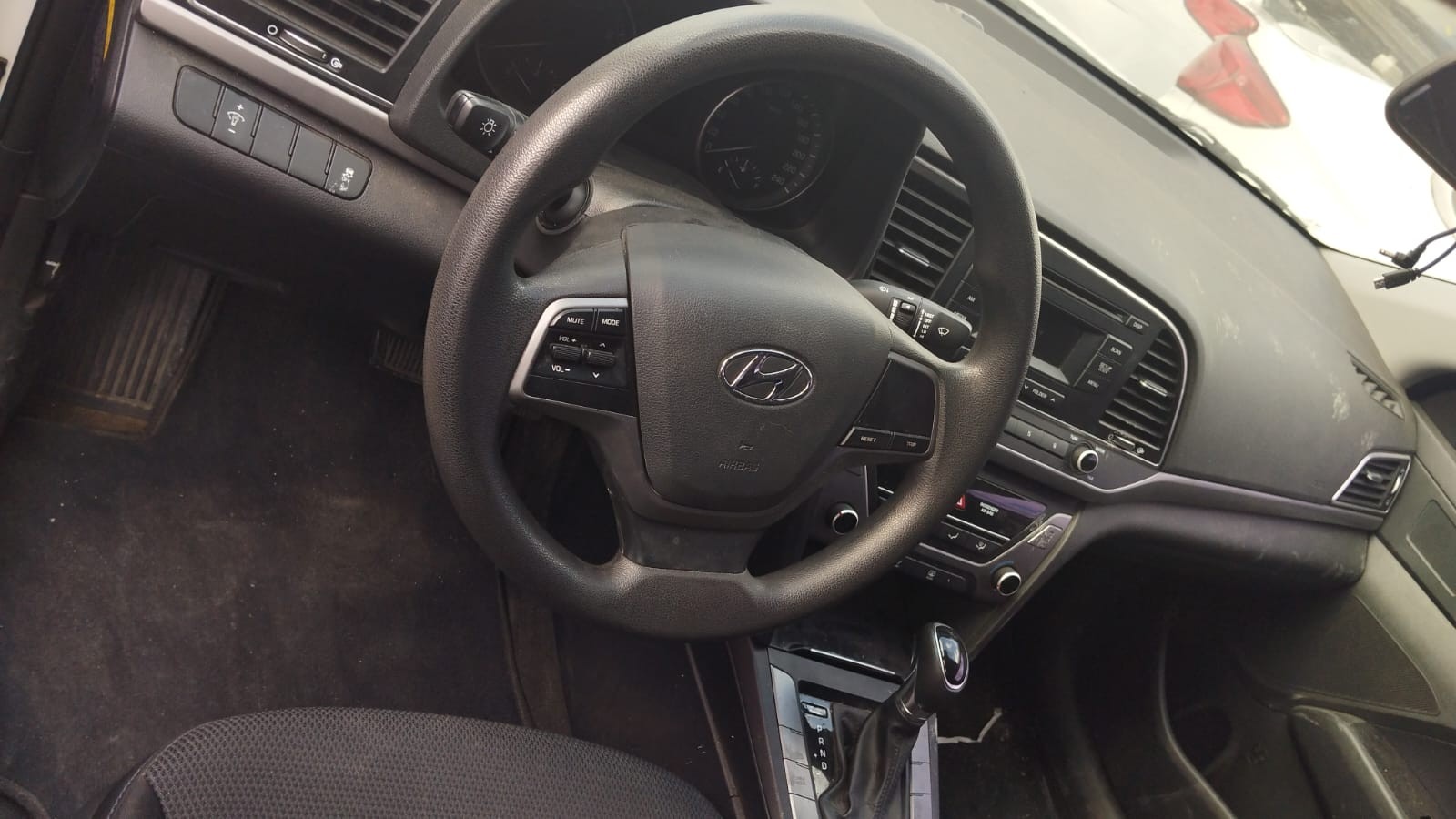carros - HYUNDAI AVANTE 2017 BLANCODESDE: RD$700,100.00 4