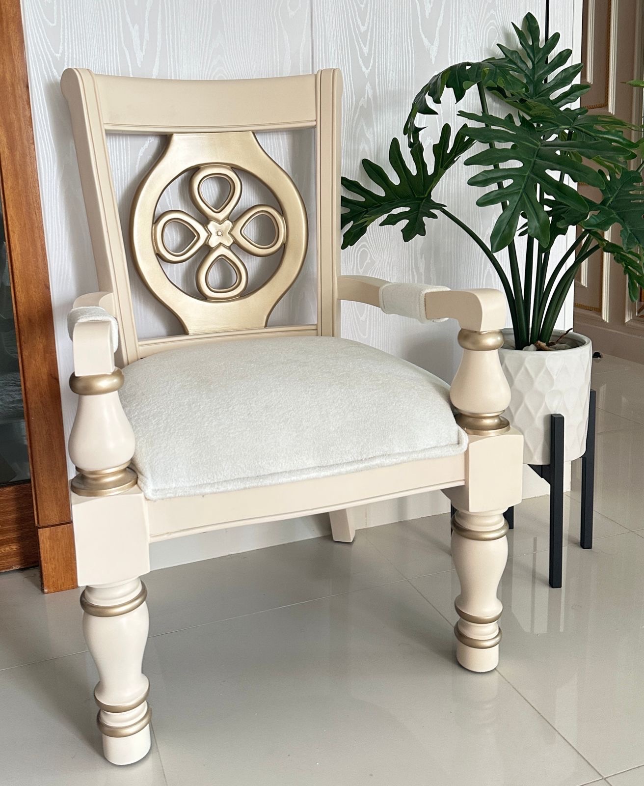 muebles y colchones - butacas de lujo, precio negociable. 