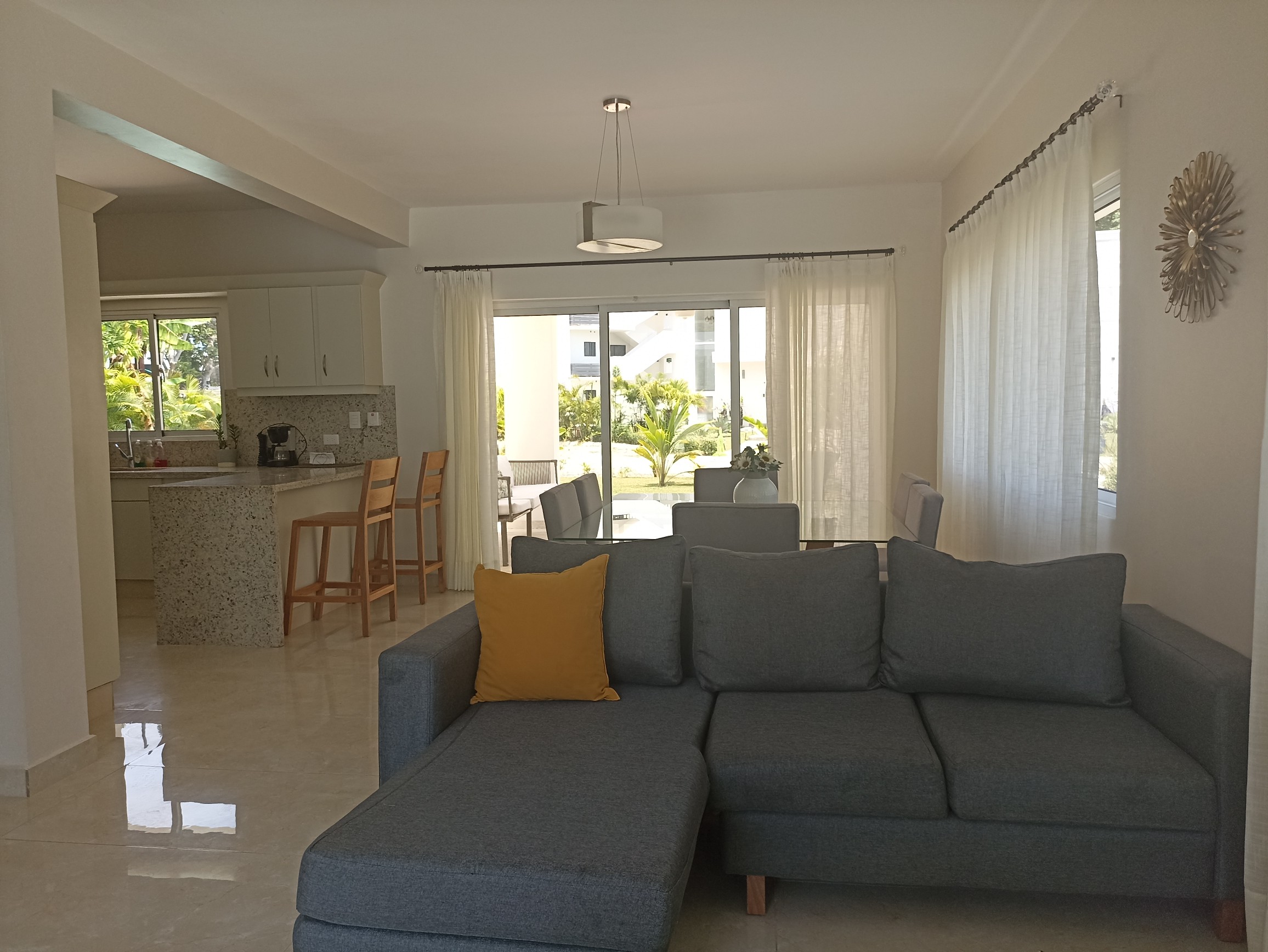 casas vacacionales y villas - Villa próximo a playa dorada con buenos espacios y luz natural 5