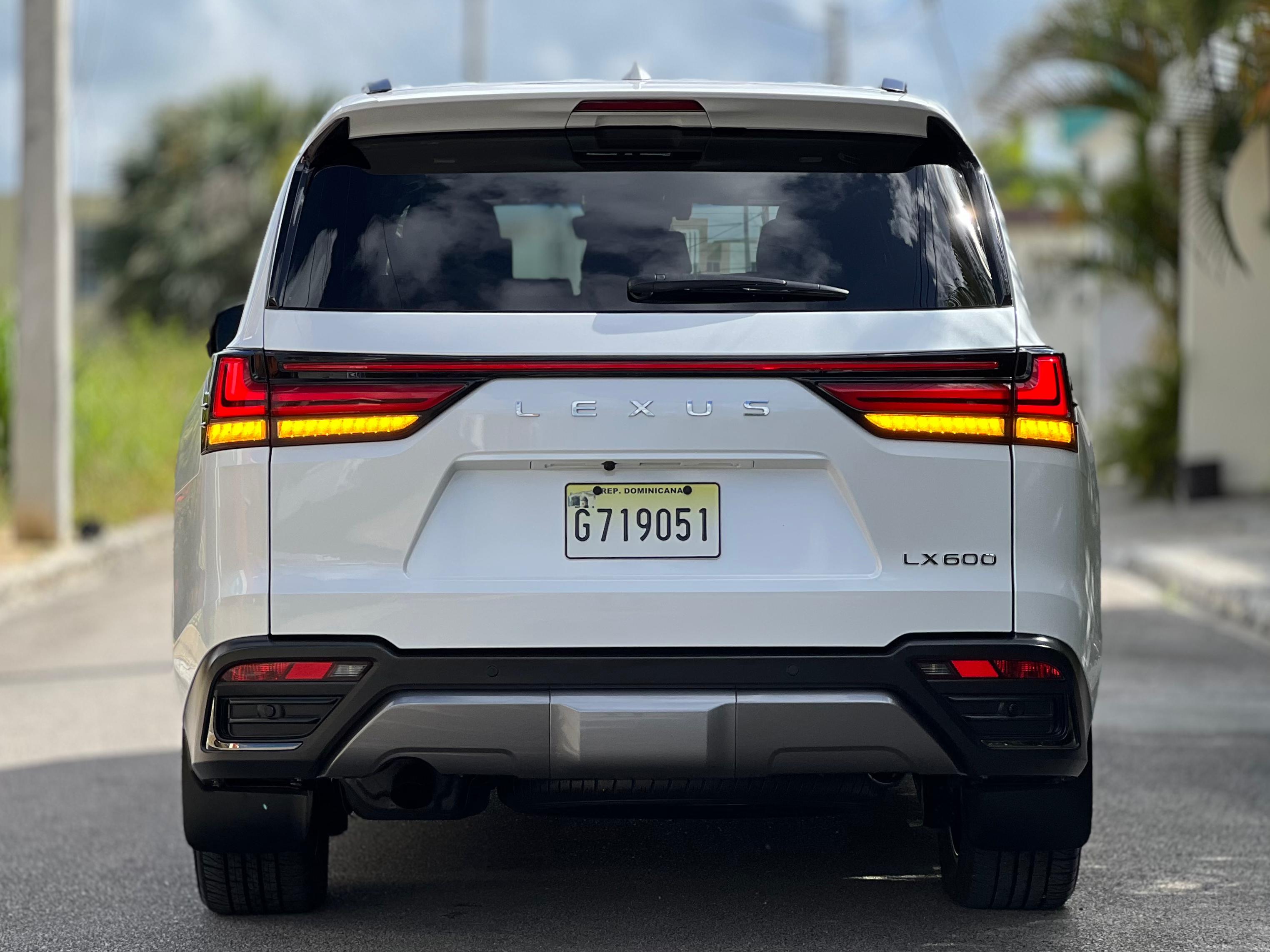 jeepetas y camionetas - Lexus LX 600 Luxury 2022 4