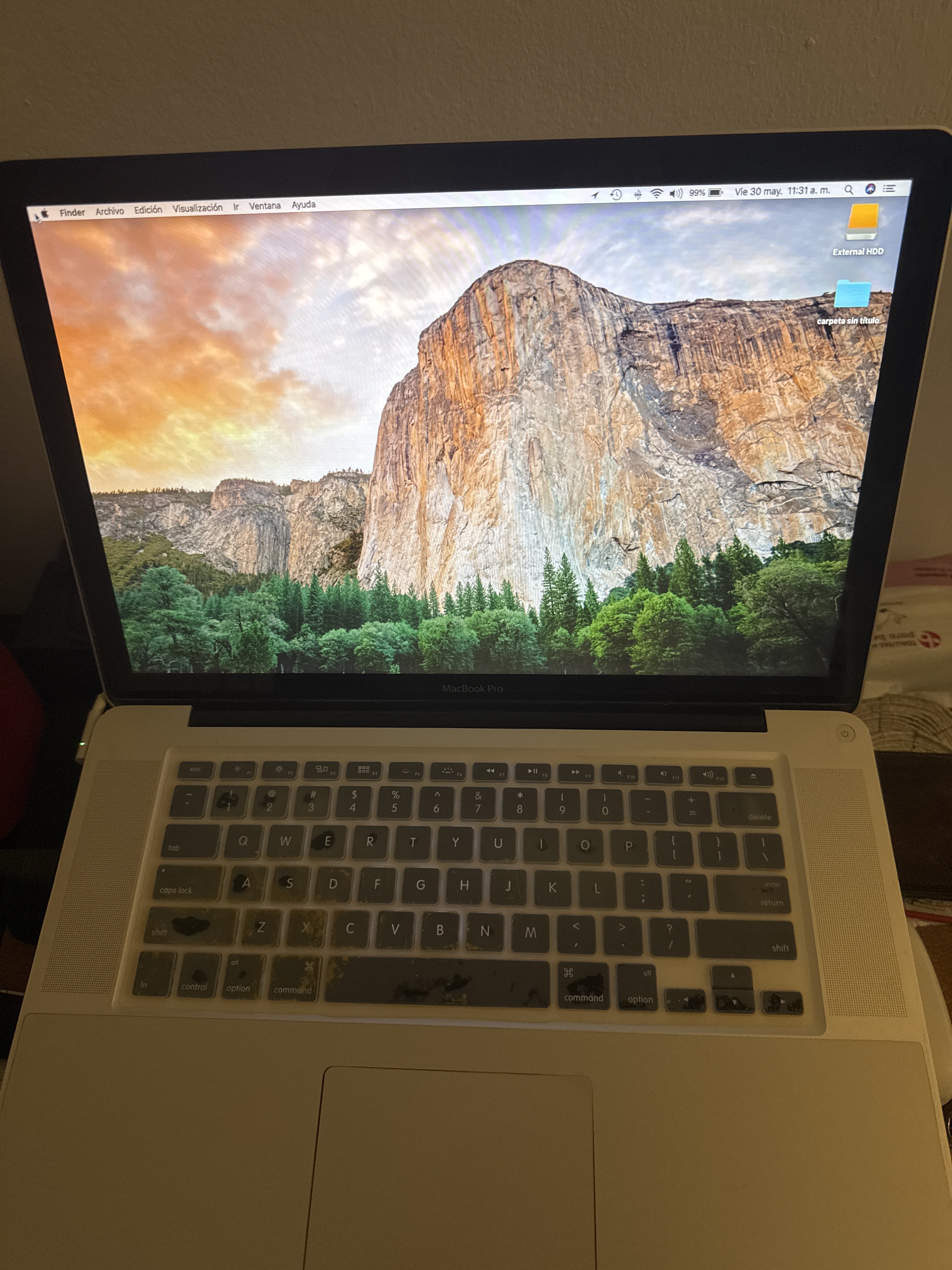 computadoras y laptops - MacBook Pro 2011 en Perfectas condiciones  2