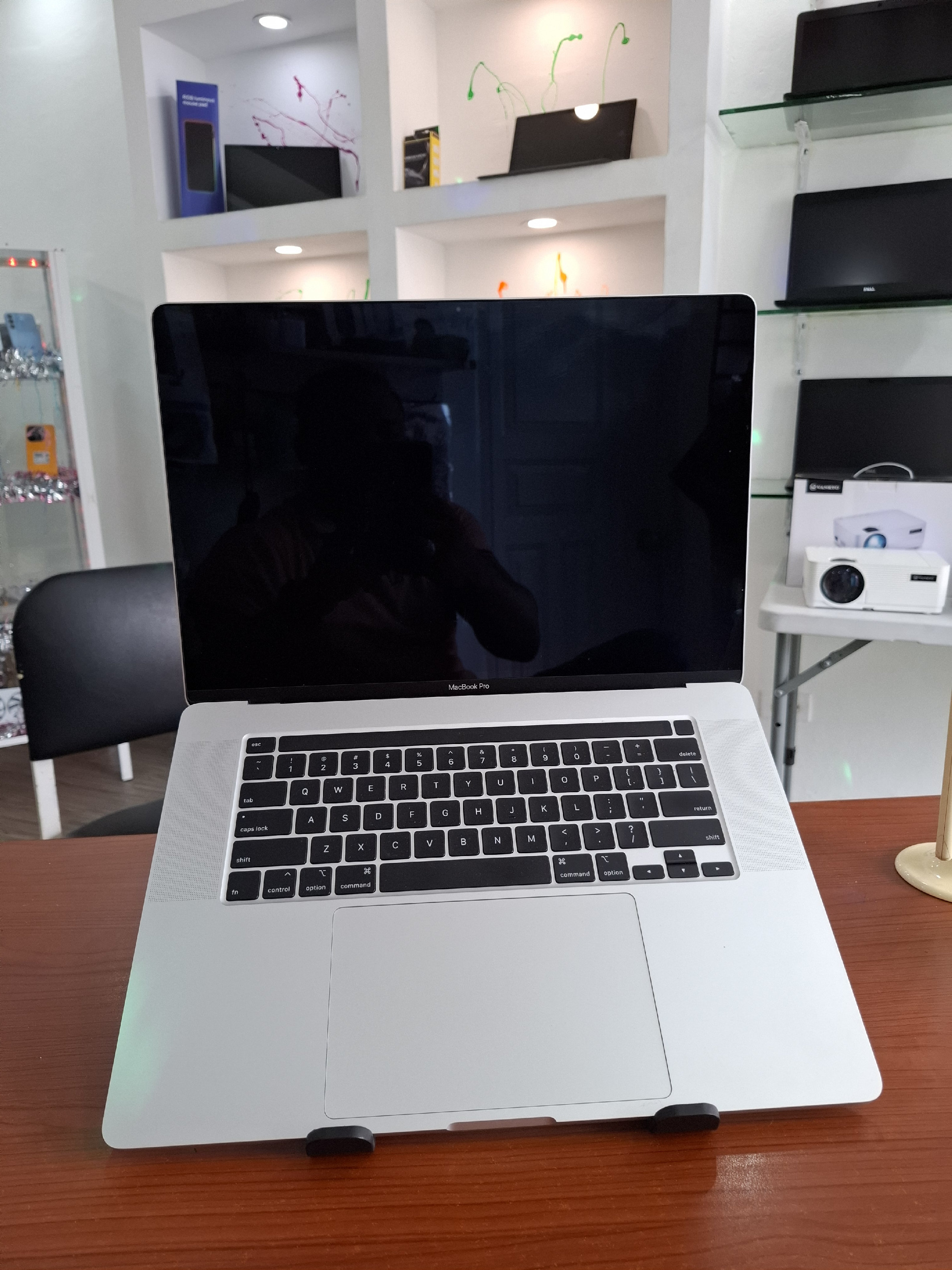 computadoras y laptops - Macbook Pro 2019 i9 64GB de ram y 1tb ssd 16 pulgadas


Somos Tienda física  7