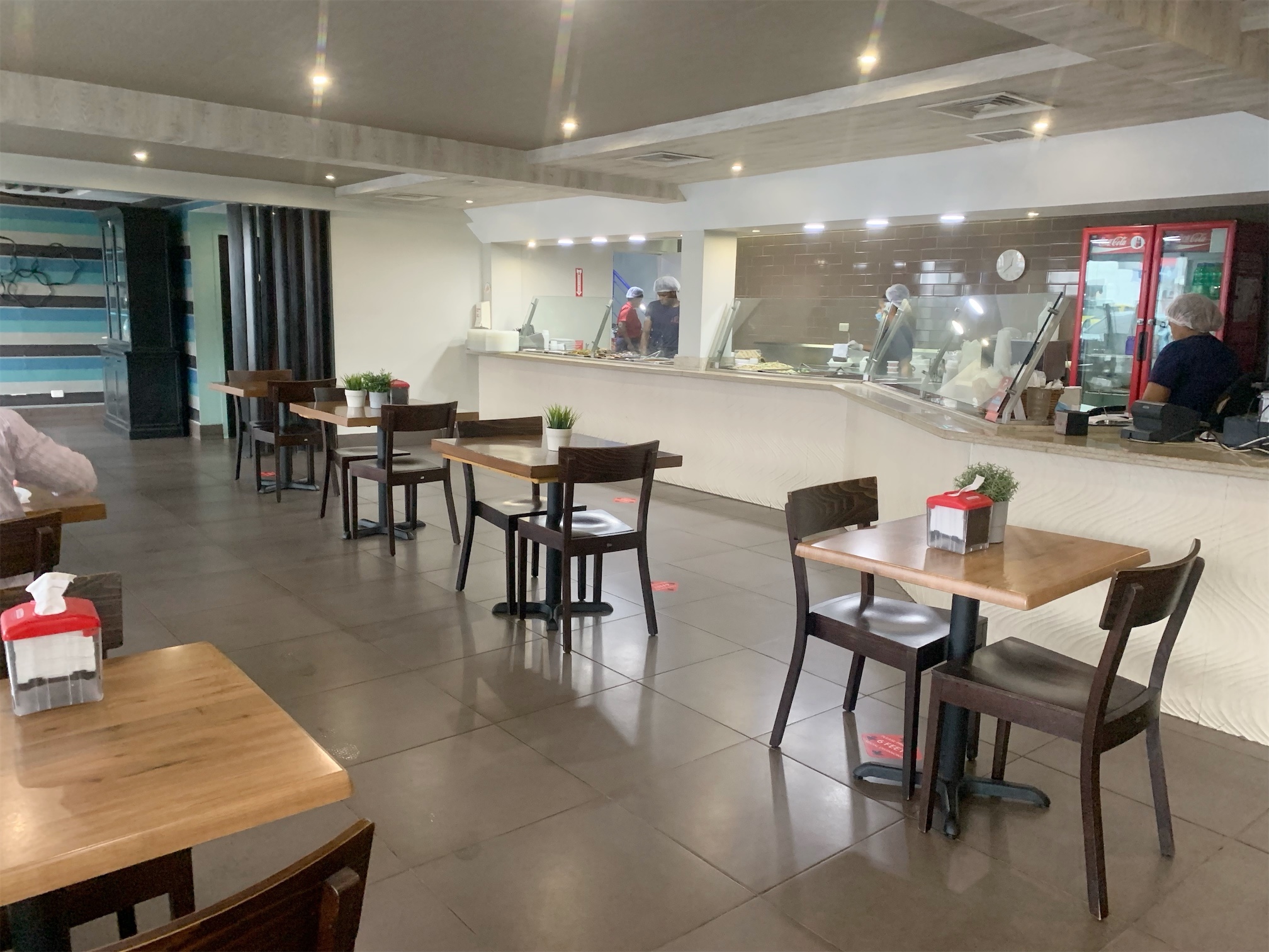 oficinas y locales comerciales - Local con amplio frente en cristal 2