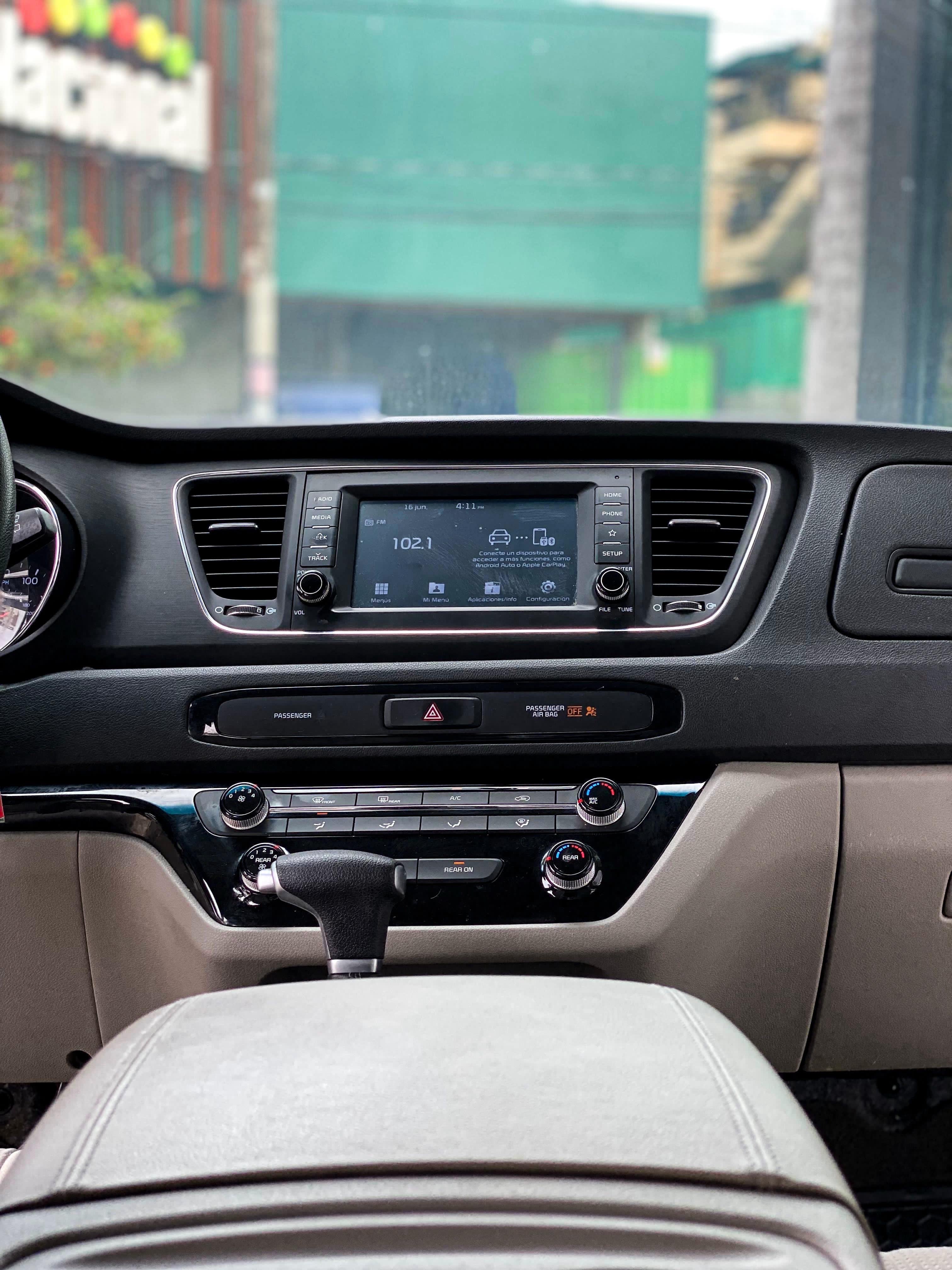 jeepetas y camionetas - Kia Sedona LX 2021 NO IMPORTA EL CRÉDITO  6
